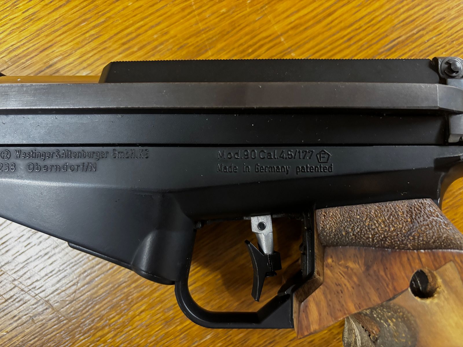 Feinwerkbau air pistol LP90, image 9 of 12