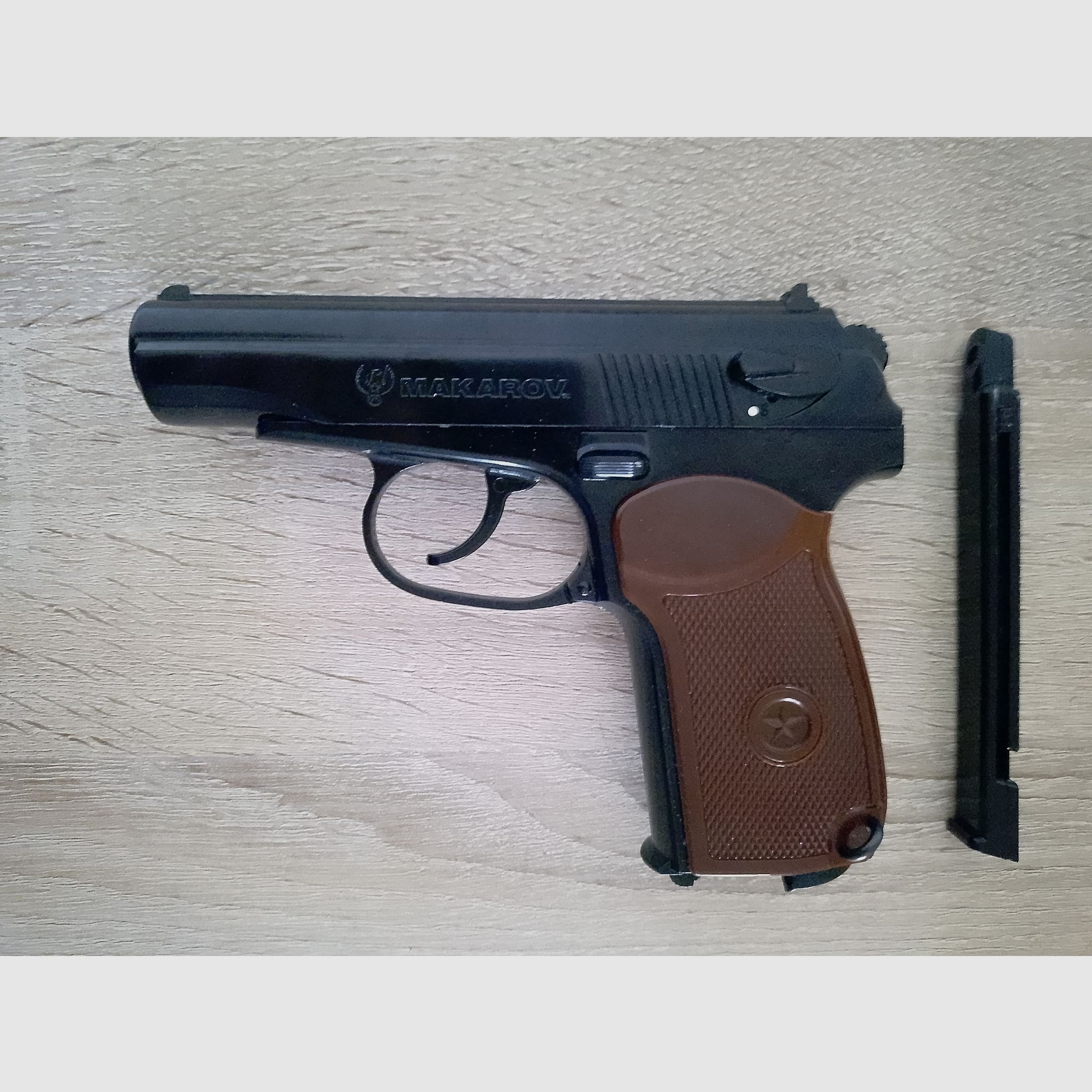 Makarov  CO 2  Pistole