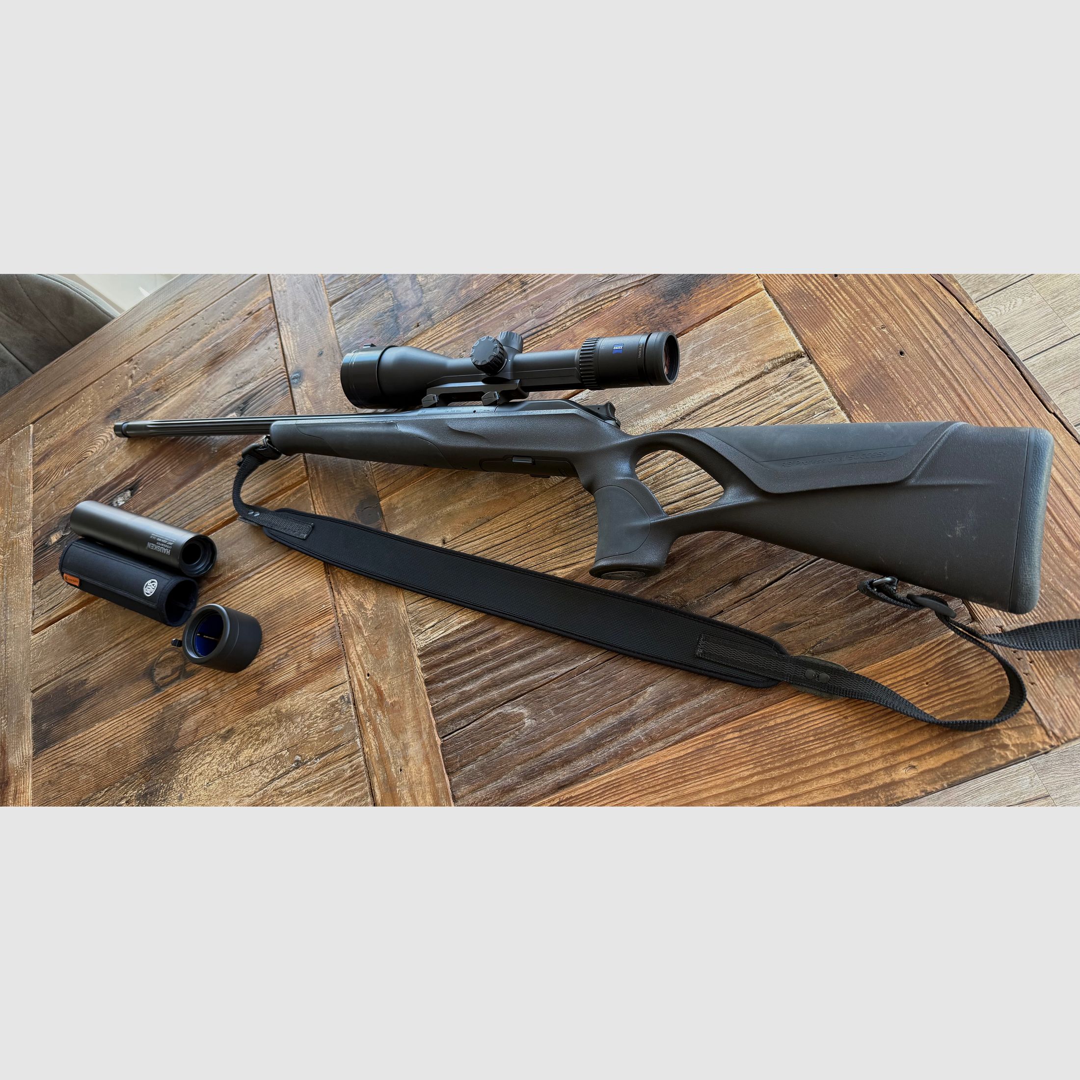 Blaser R8 Professional Success .308 Win – hunting match – Zeiss V6 – Hausken JD224 – full equipment incl. premium ammunition!