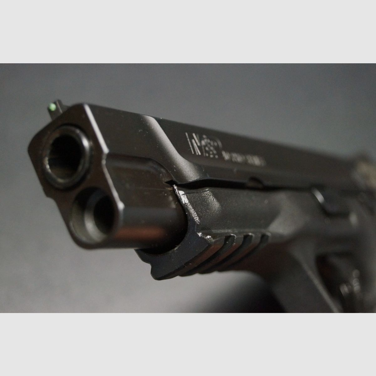 Smith & Wesson M&P40, Bild 4 von 6