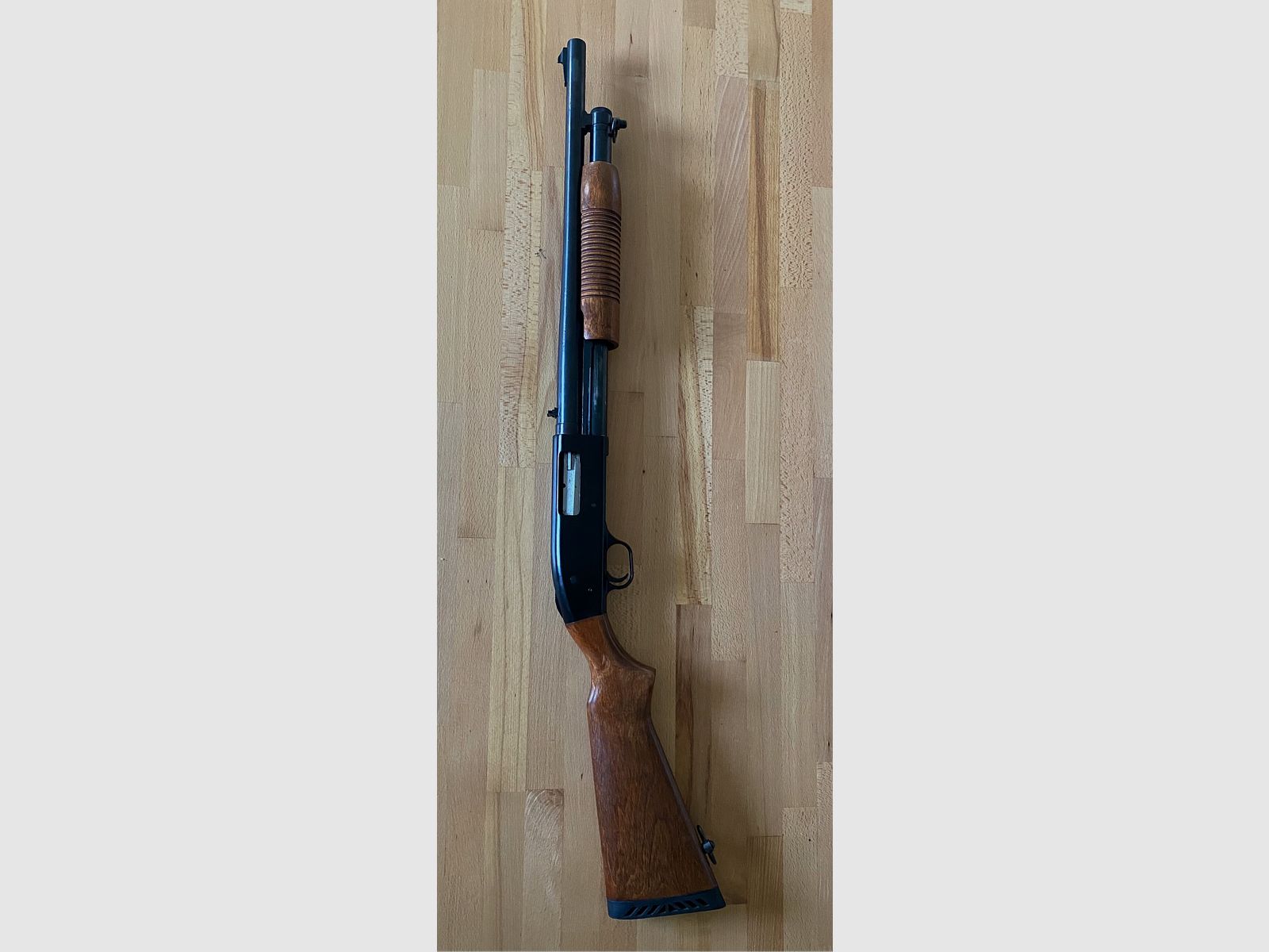 Pumpgun Mossberg 500 A  Kal. 12/70