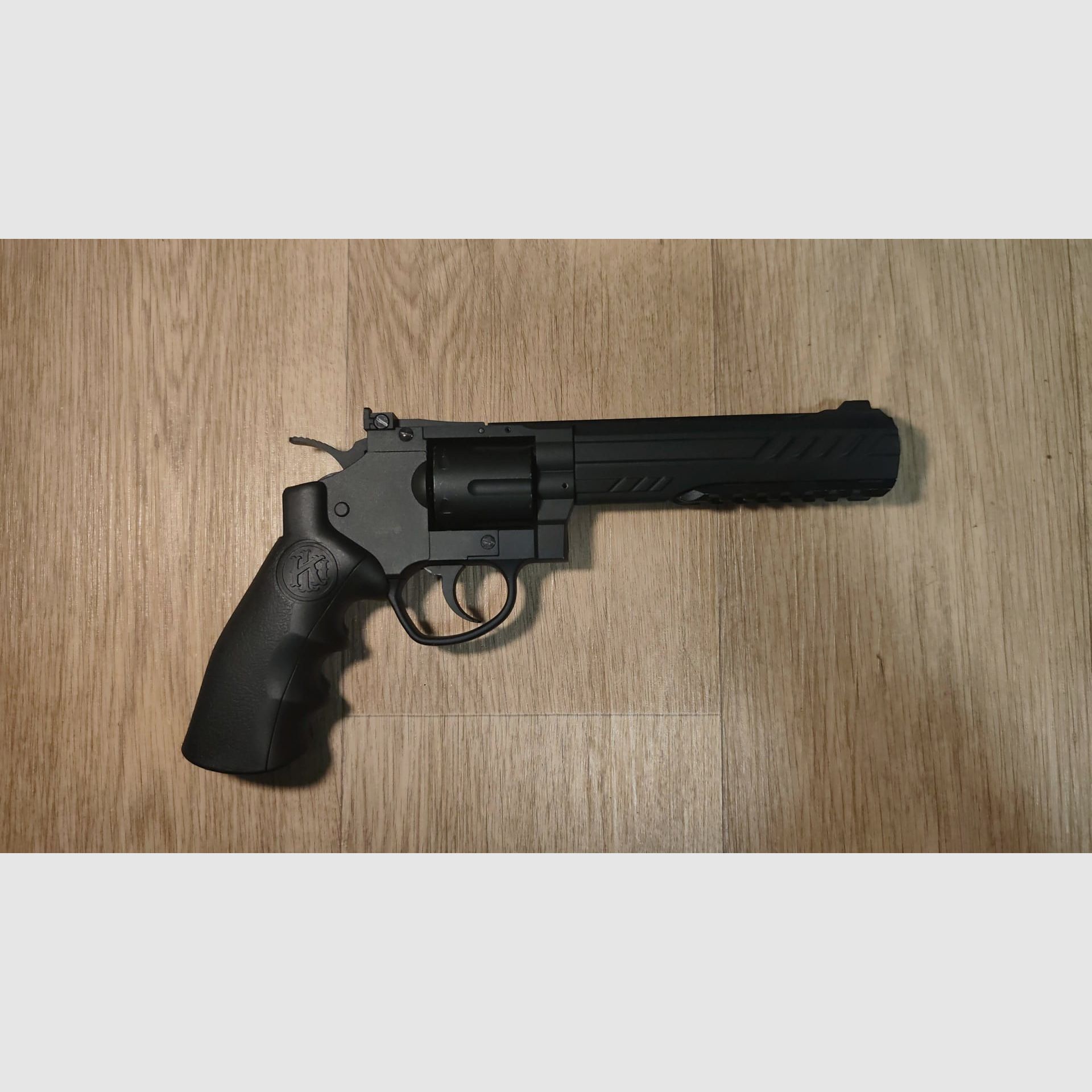 KLI Titan 6 Zoll Revolver Vollmetall CO2 6mm BB schwarz