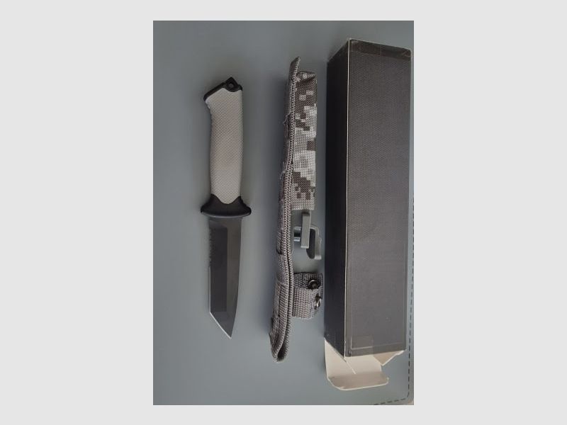 Cuchillo táctico Tanto como nuevo con funda de camuflaje