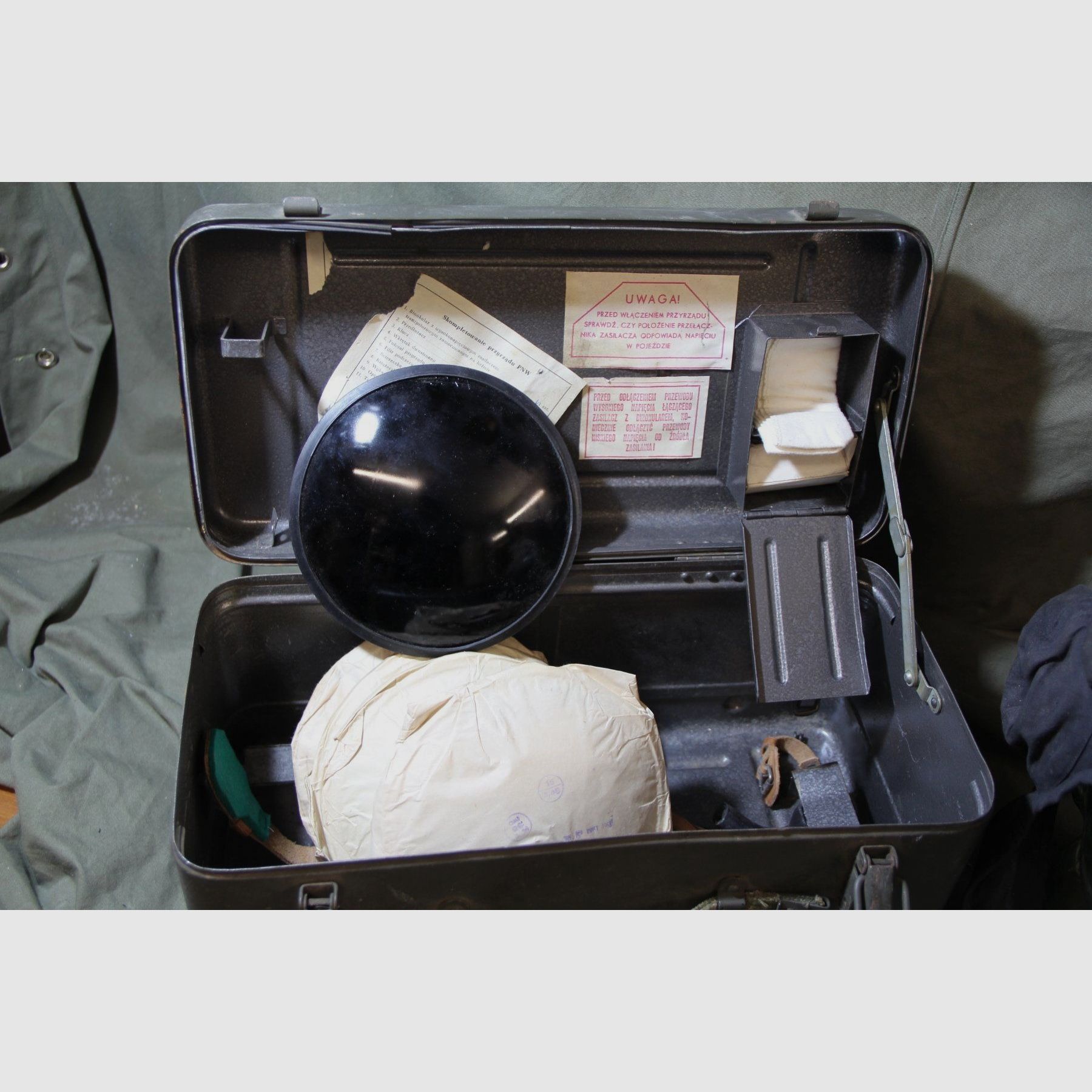 PNW 57, casque de tank avec dispositif de vision nocturne, NVA / Pologne / URSS