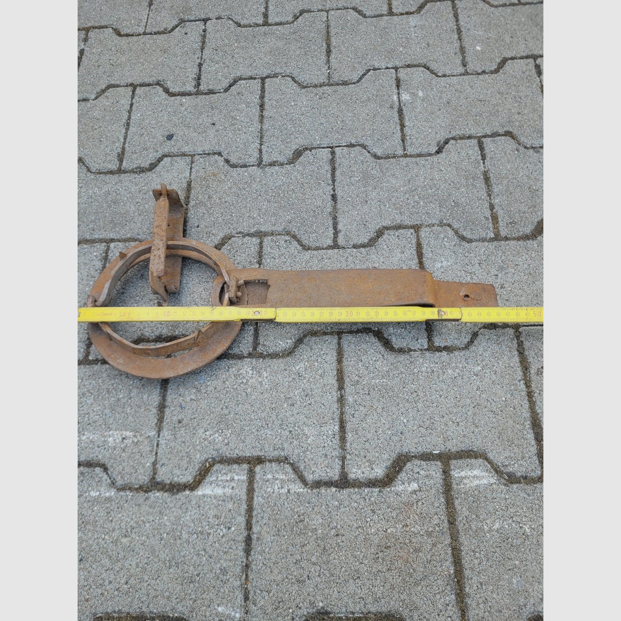 Fangeisen Dekoration ca. 15cm Durchmesser und ca. 46cm Gesamtlänge, kleines Fangeisen für Sammler