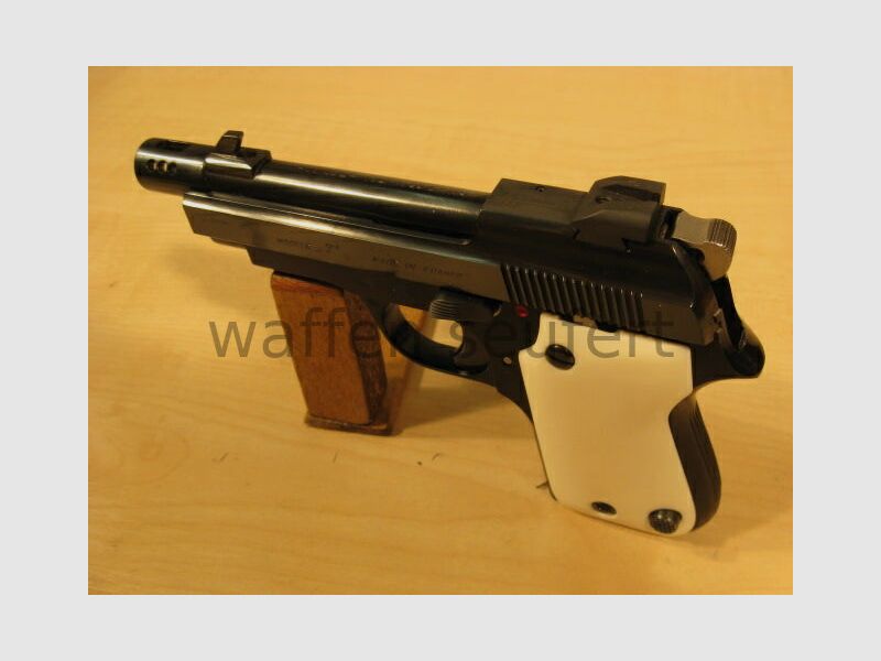 Unique L pistol elegantly refined