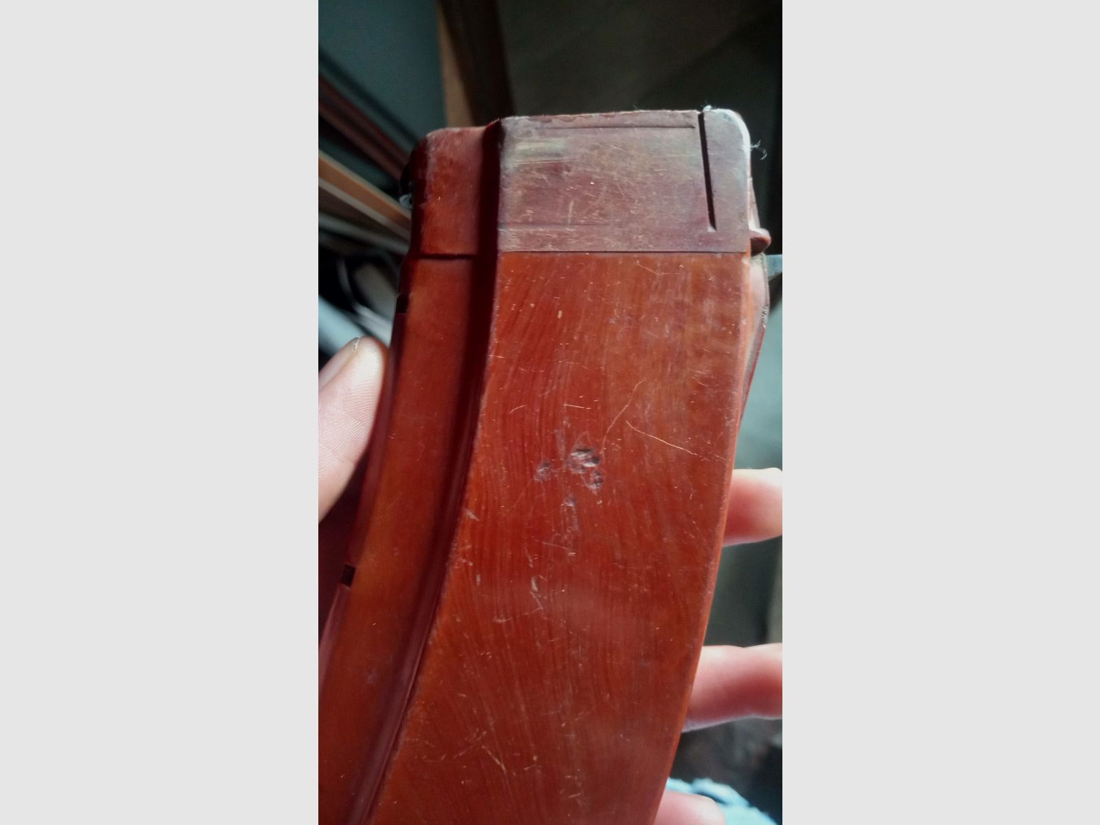 ost-deutsches MPi-74 / AK74 Deko Magazin aus AG4 Glasfaser Bakelit (unbrauchbar/deaktiviert)   // DDR NVA / Yunker