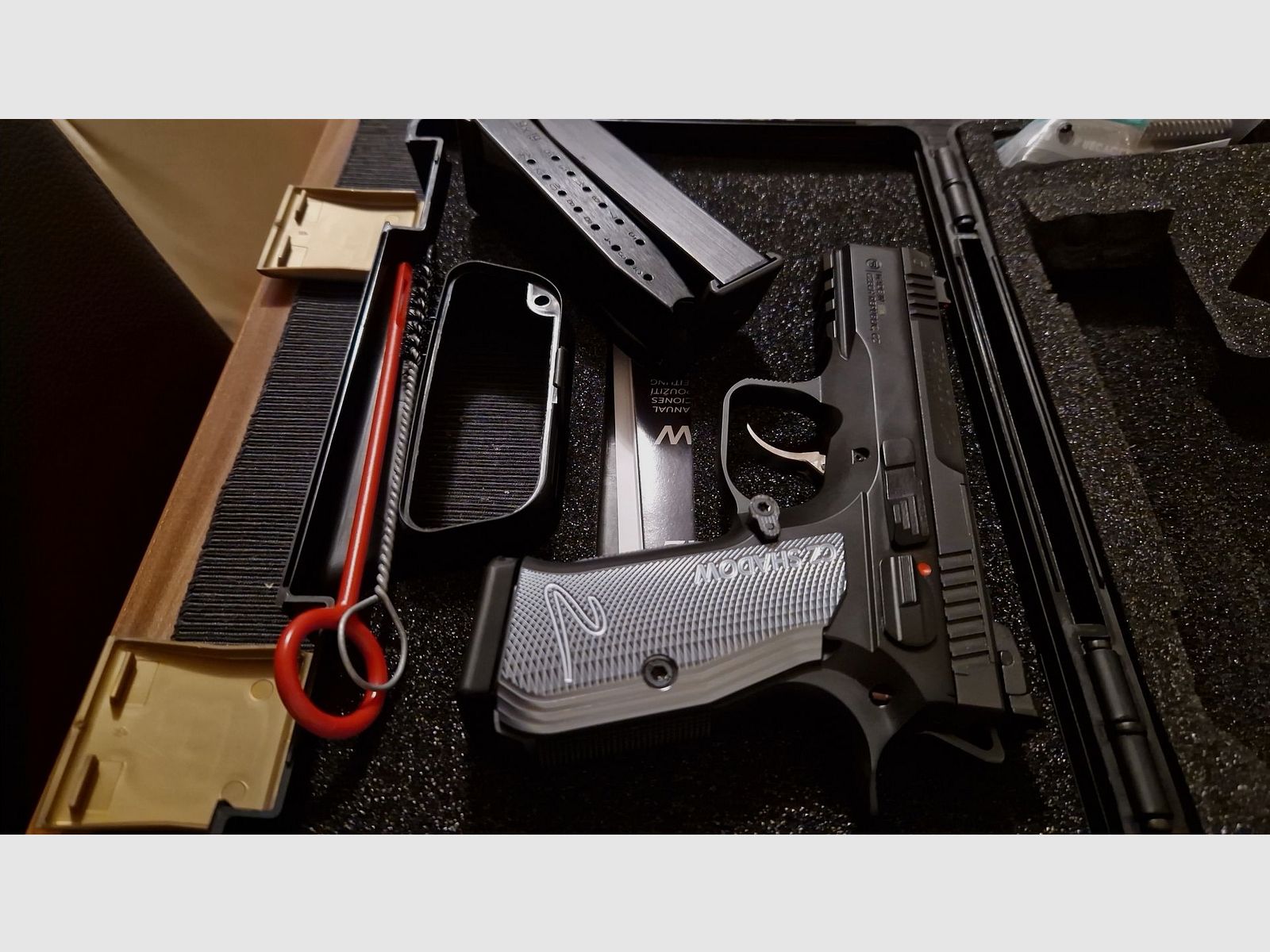 CZ Shadow 2 Compact + 300 Schuss 9 mm Luger