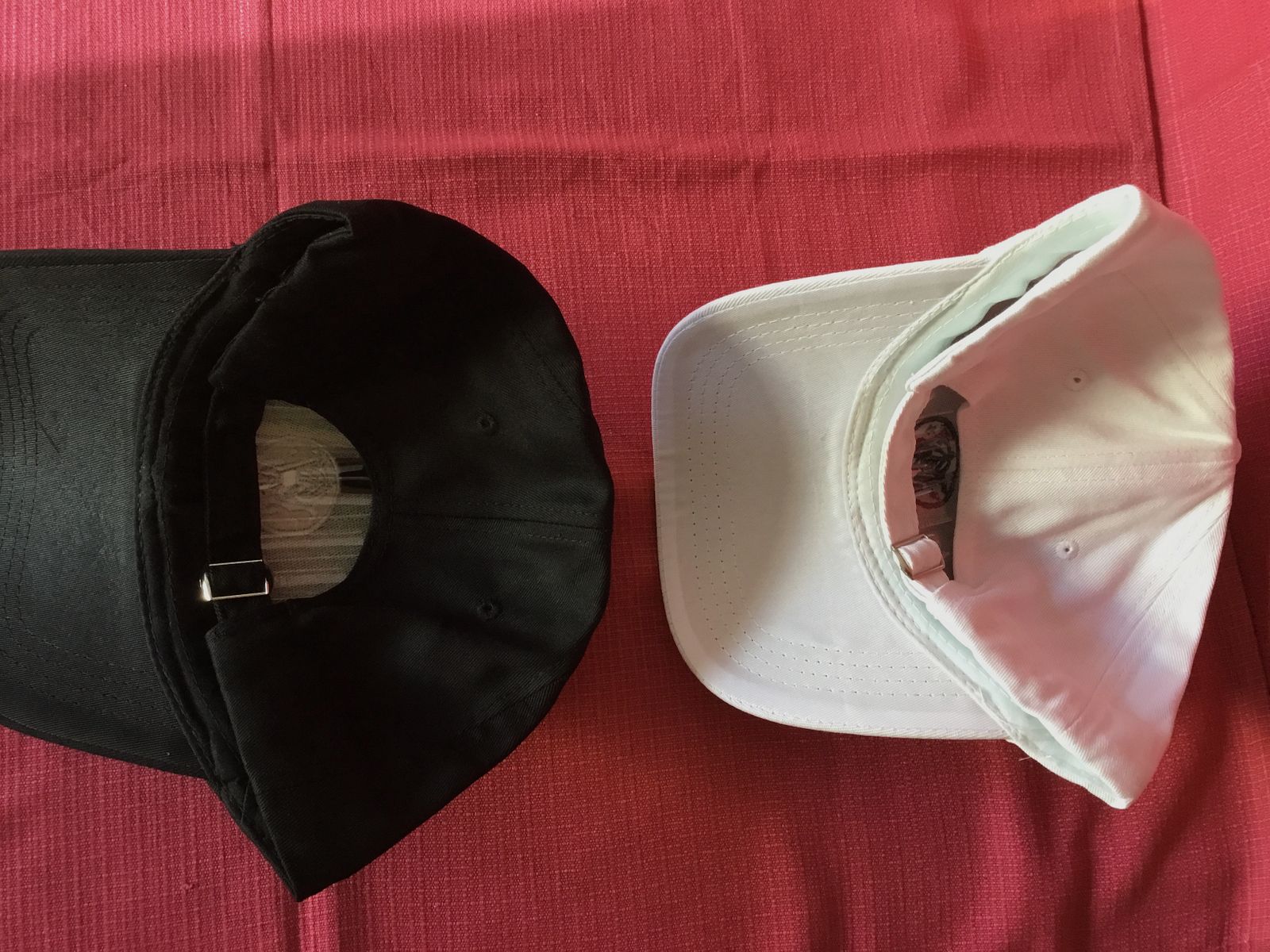 Gorra de béisbol Smith & Wesson en negro y blanco