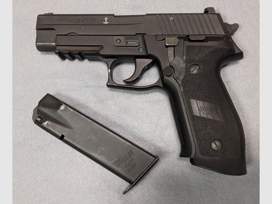 SIG Sauer	 Sig Sauer P226 MK25 Navy 9mm Luger