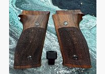 KN Nill grip panels for Smith & Wesson Mod 845 .45 in walnut checkered standard version