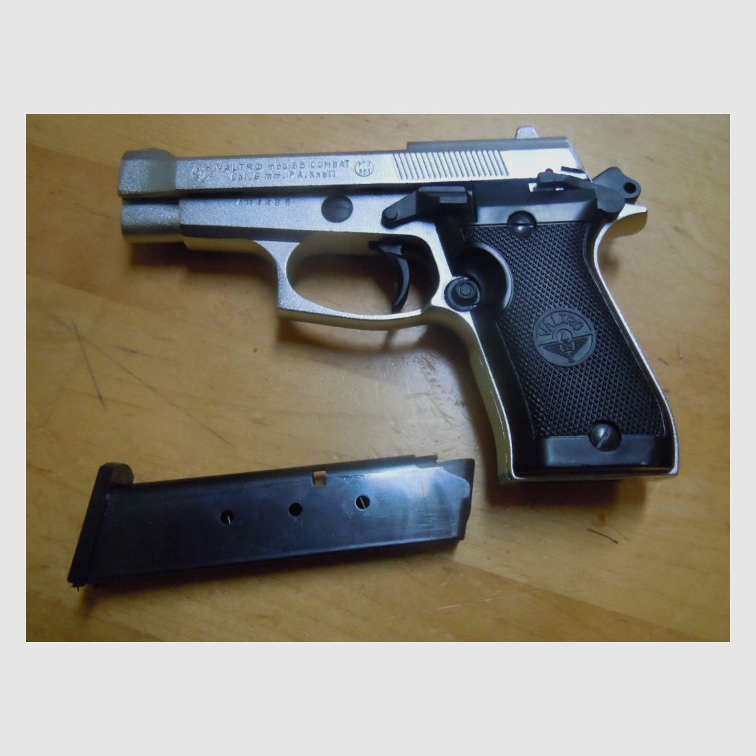 Schreckschuss - Pistole VALTRO MOD 85 COMBAT CAL 9MM .P A. KNALL