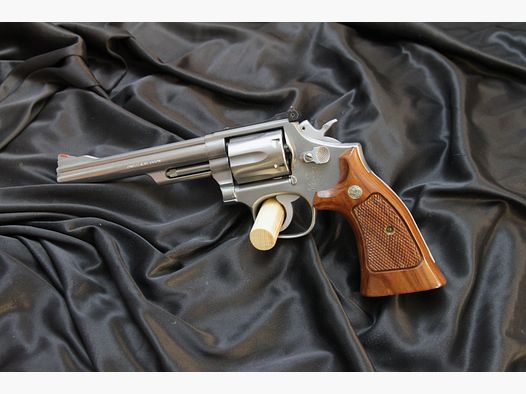 Smith & Wesson M66, stainless