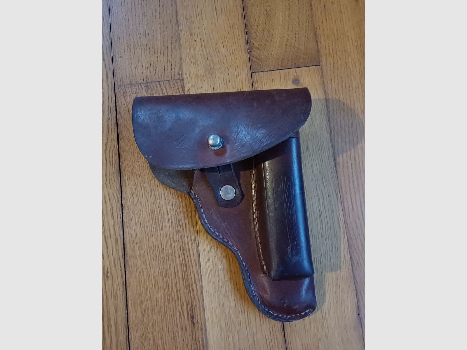Pistolenholster mit Magazintasche