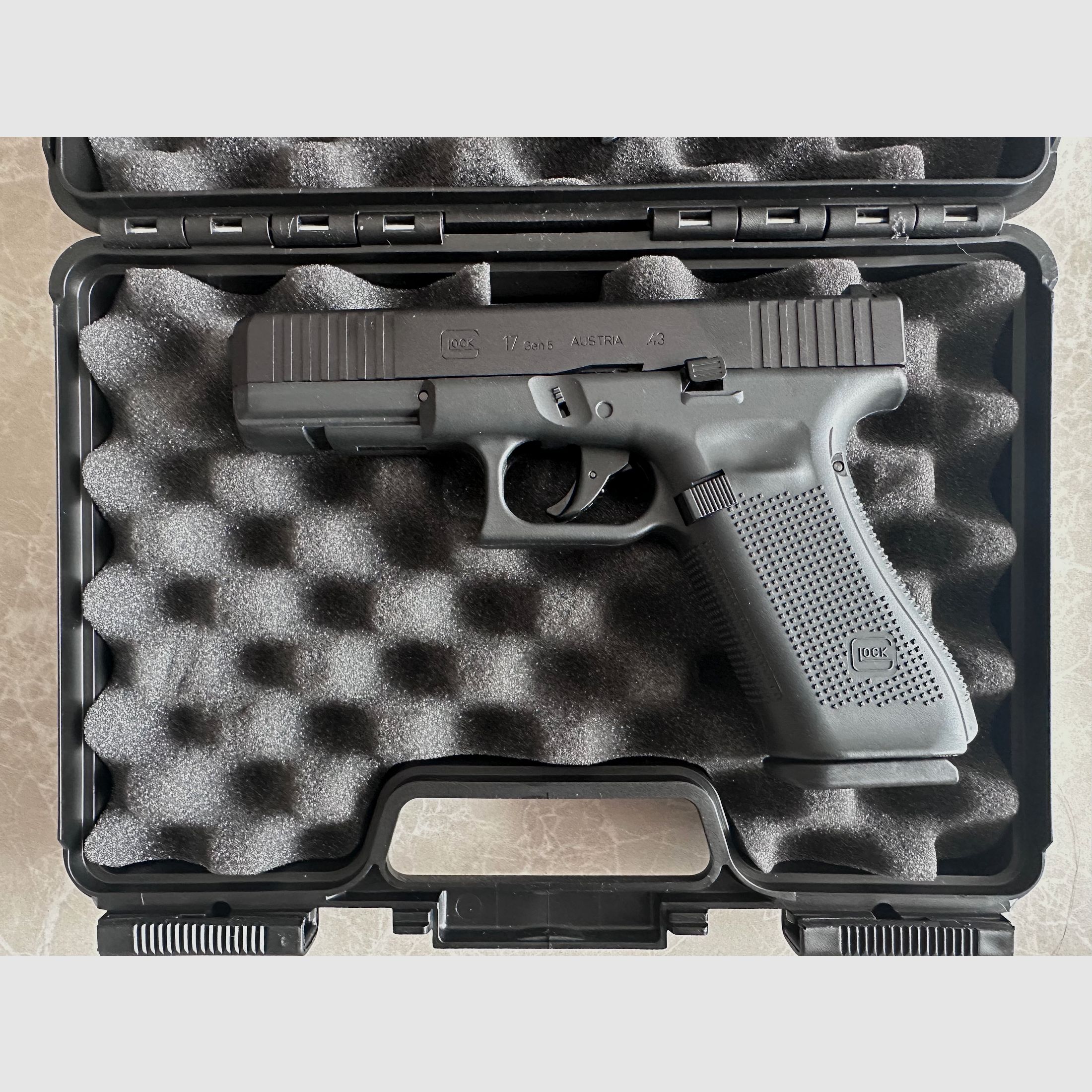 Glock 17 Gen.5 T4E CO2 RAM Pistole Kal. .43 + Holster