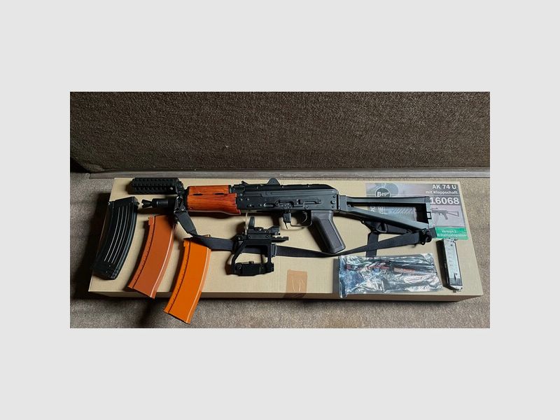 AKS 74U Airsoft optional mit Zubehör