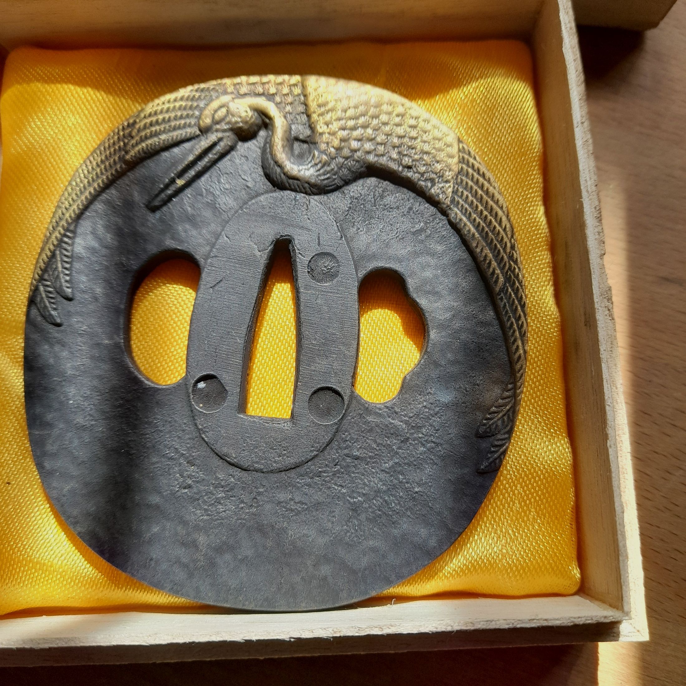 TSUBA – Hochwertige Messing Tsuba Kuren (Stichblatt) Handschutz für Schwerter