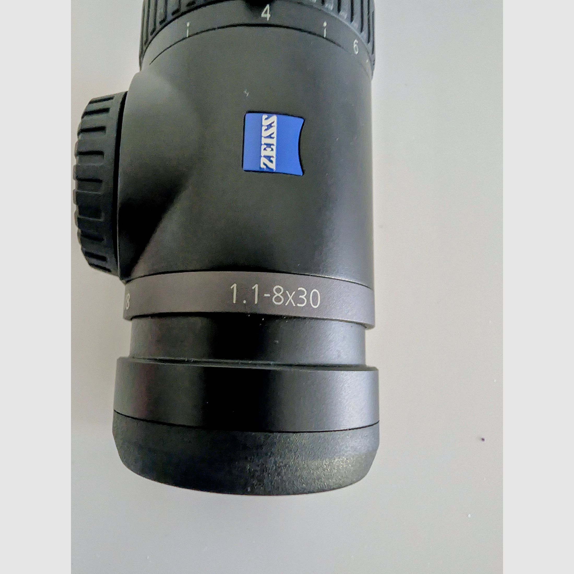 Zeiss V8 1,1-8x30 con ASV