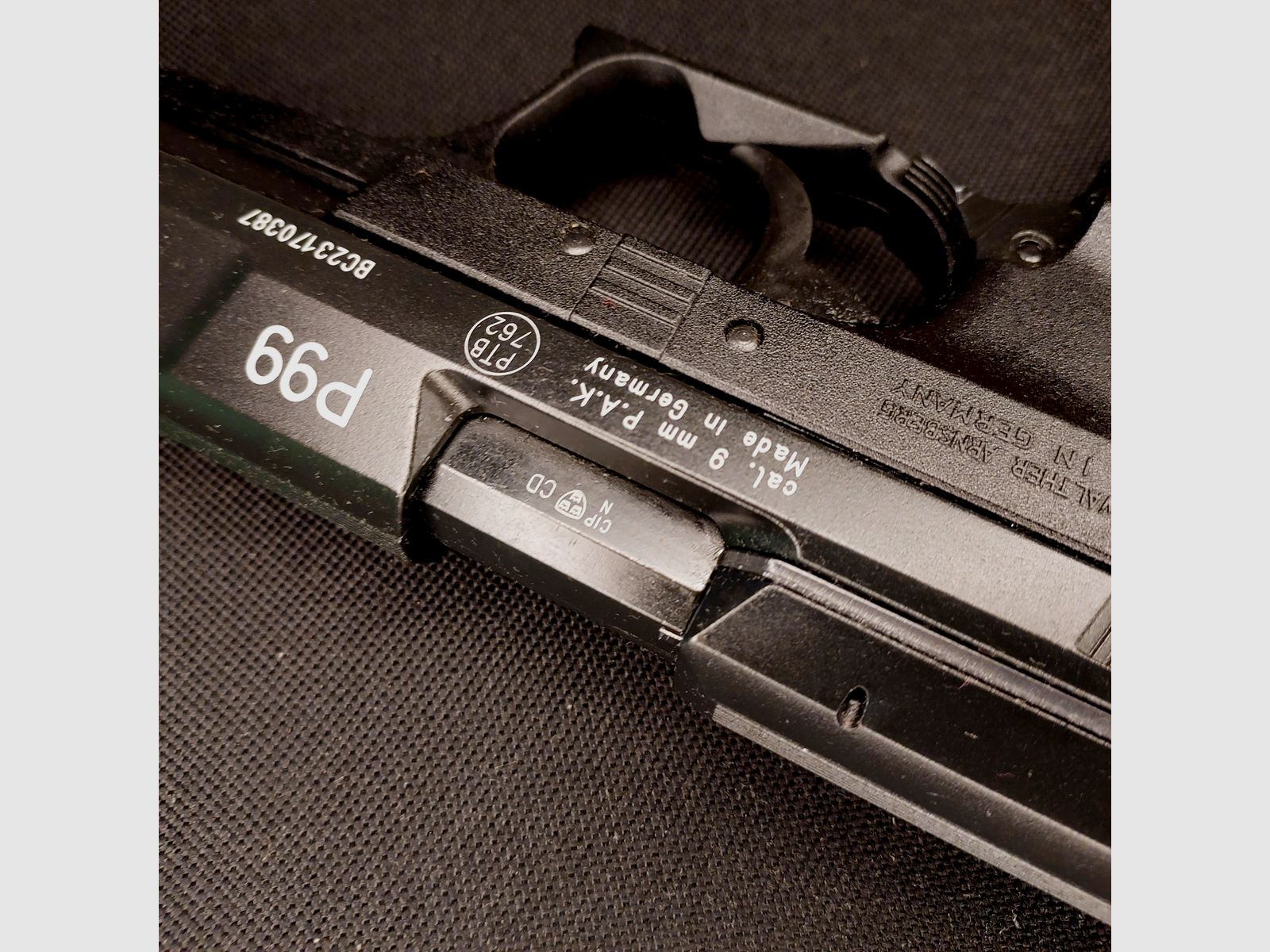 Walther P99 Schreckschuss Pistole 9mm P.A.K. (PTB 762) P 99 OVP mit Koffer.