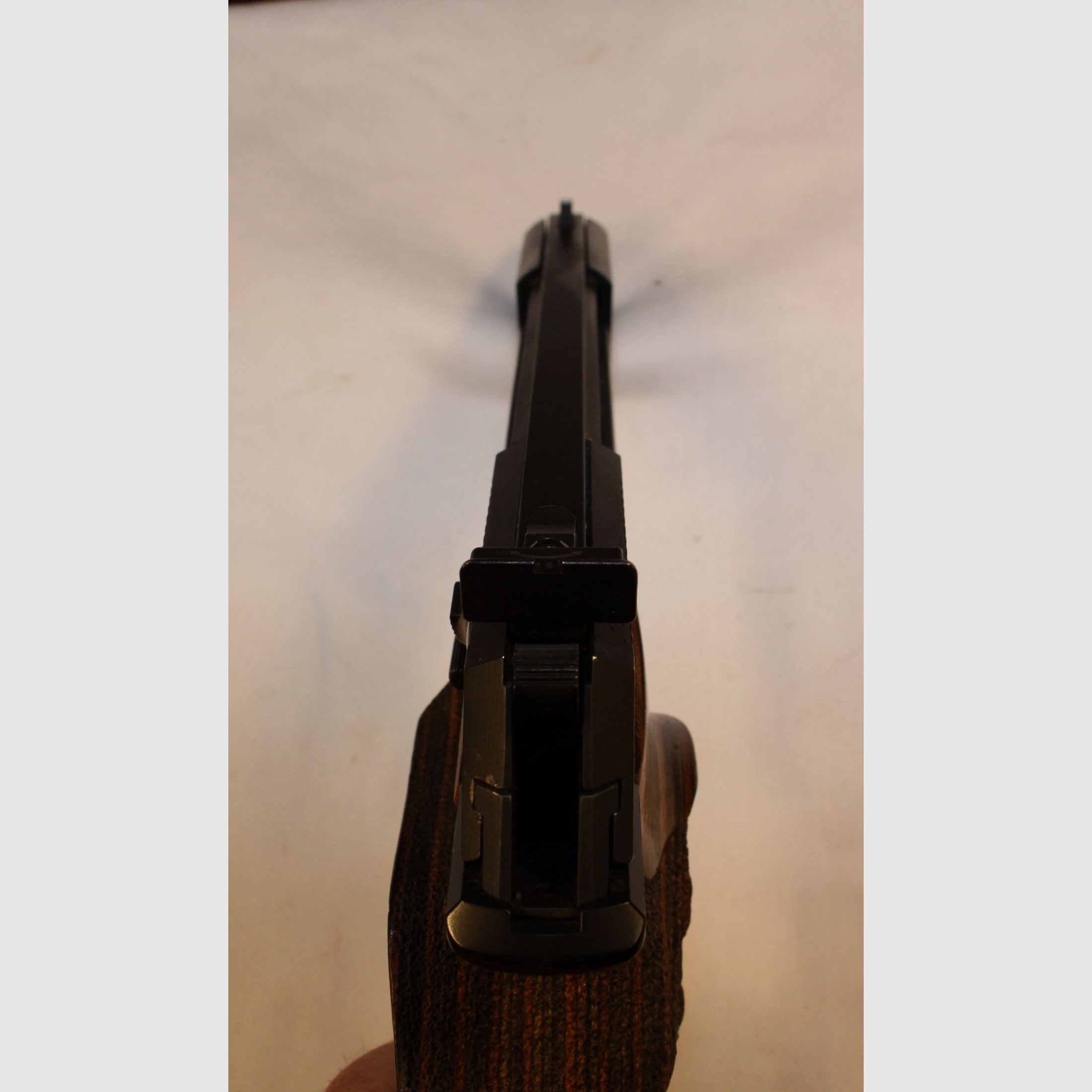 Erma ERP 85A Matchpistole im Kaliber .22 mit 6 Zoll Lauflänge. - ohne Magazin.