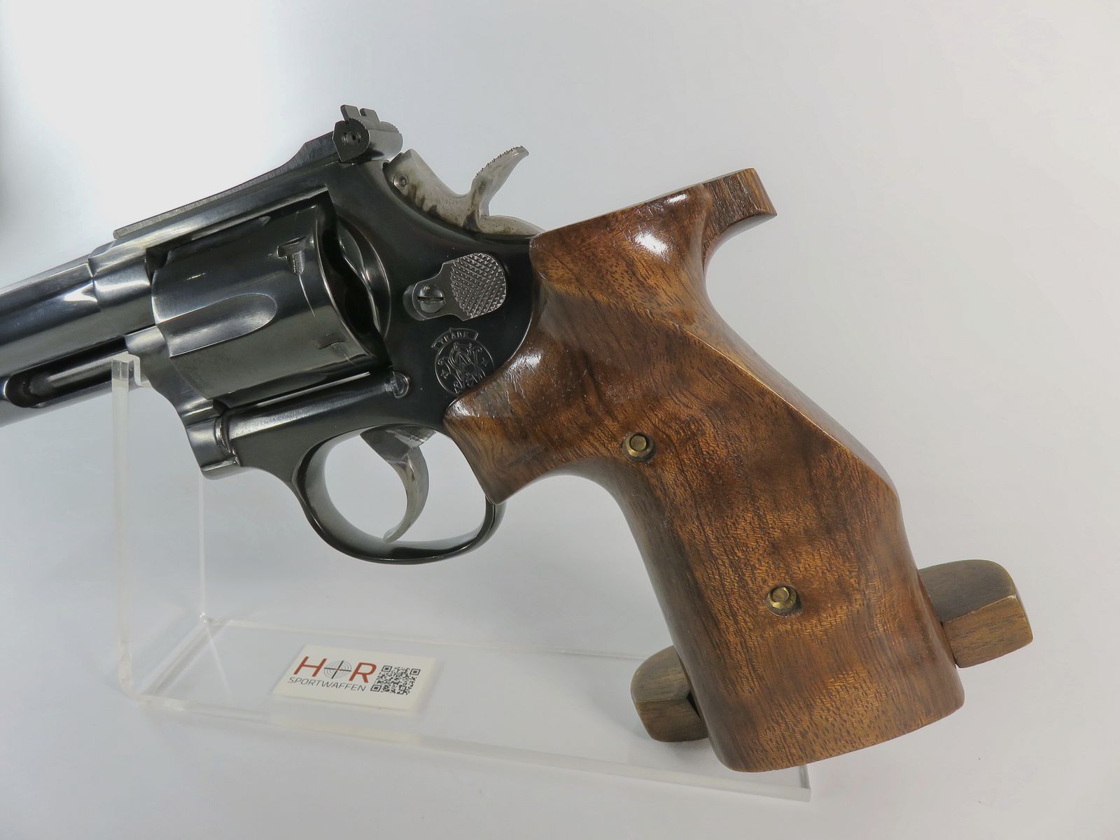 Revólver Smith & Wesson, modelo 586-3 | .357 Mag | 6 pulgadas | Pavonado | En excelente estado