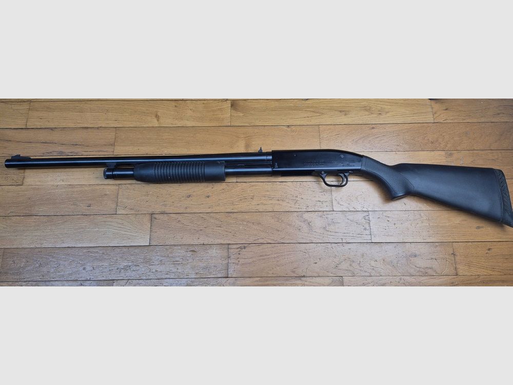 Sehr schönes Vorderschaftrepetierer Maverick 88 — Herstellung Mossberg — Kal. 12/76 — Glatter Lauf in 61 cm — Kunststoffschaft — 5 Schuss +1 — Der zuverlässige und erschwingliche Repetierer par excellence — Zustand nahezu perfekt — TBE+/TBE++, Bild 2 von 33