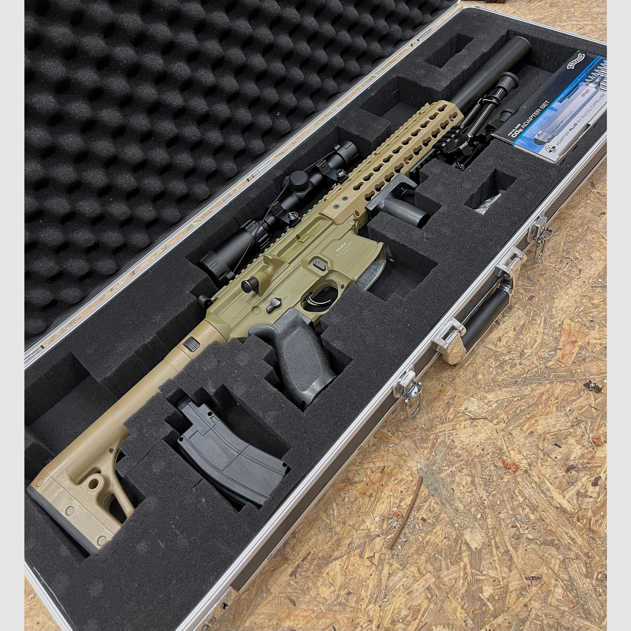 SIG SAUER MCX Gen 1 + 1-4x24WR Absehen, Frontgriff +Set 