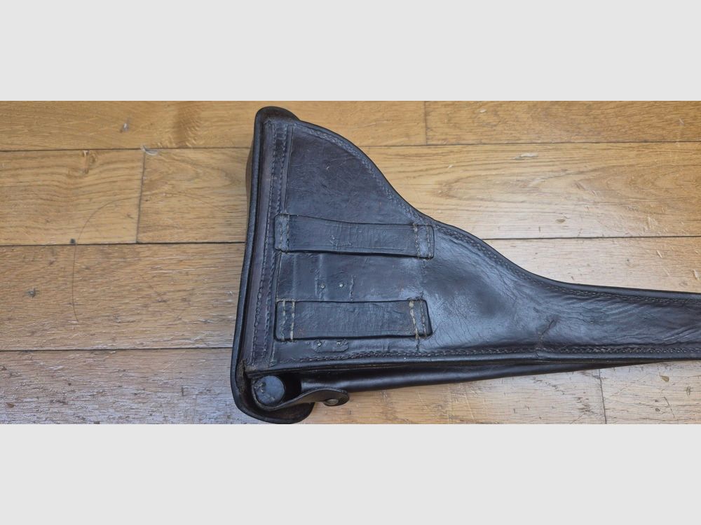 Bellissimo astuccio per pistola Luger P08 lungo detto d'artiglieria – Fabbricazione Maury & CO (?) a Offenbach am Main nel 1915 – Astuccio di 1° tipo modificato in 2° tipo – Bella pelle in TBE e morbida – Astuccio nero brunito dopo settembre 1915 – Nominativo e assegnato al F.A.R 25 nel 1915 – Pezzo superbo in TBE+, immagine 11 di 16