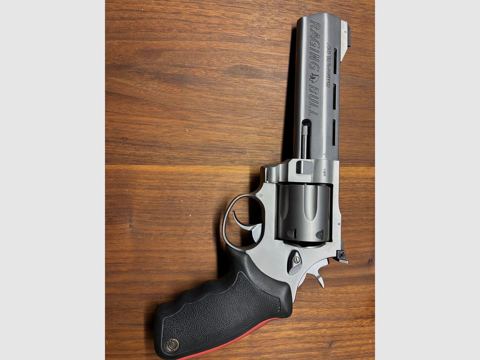 Taurus Raging Bull Revolver 44 Magnum 6" stainless steel like new