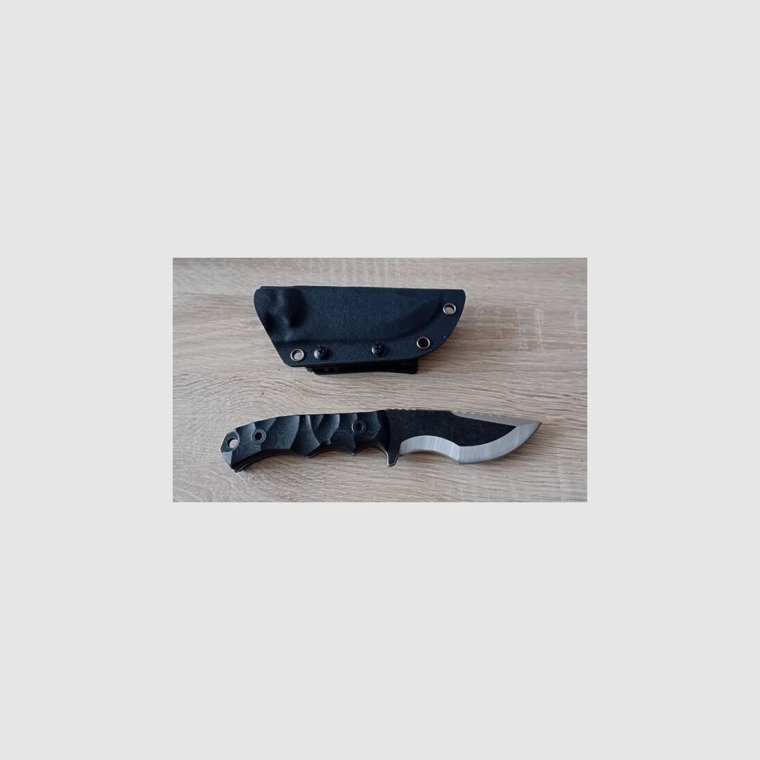 Outdoormesser D2-Stahl