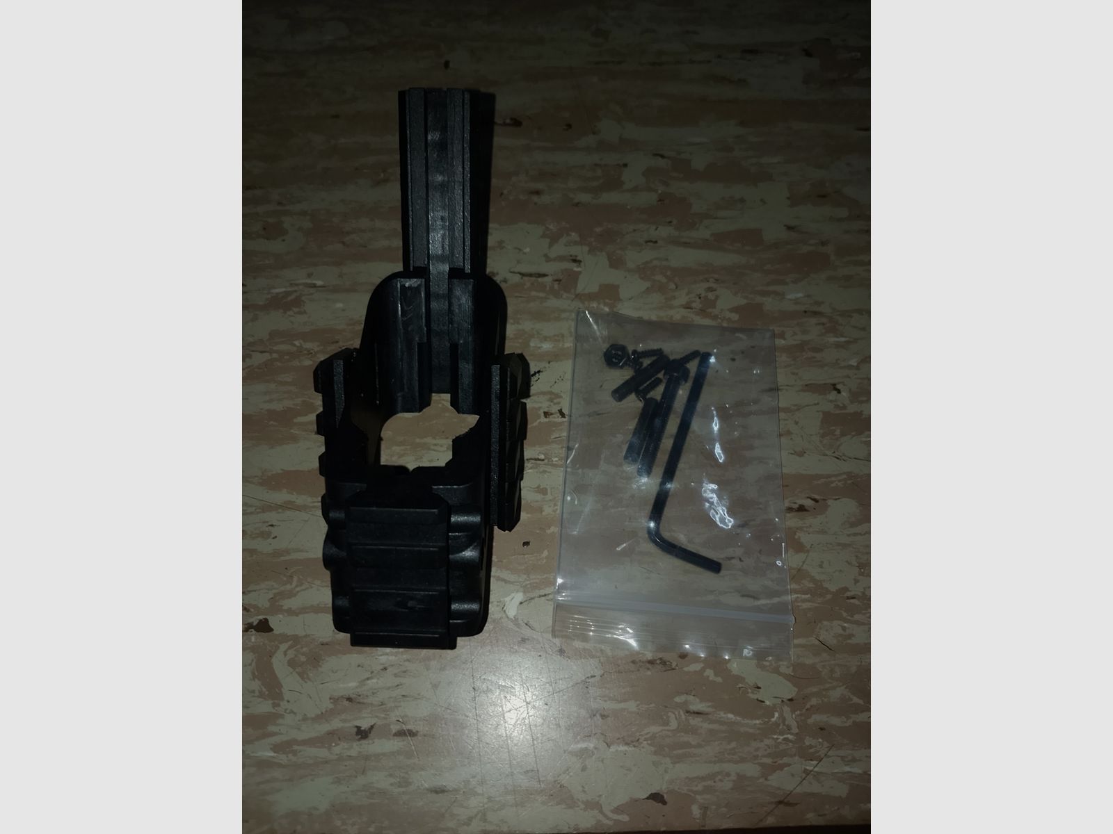 Supporto per pistola Pistol Scoup Montaggio Picatinny 20mm Weaver 7/8" Montaggio universale in polimero nero nuovo
