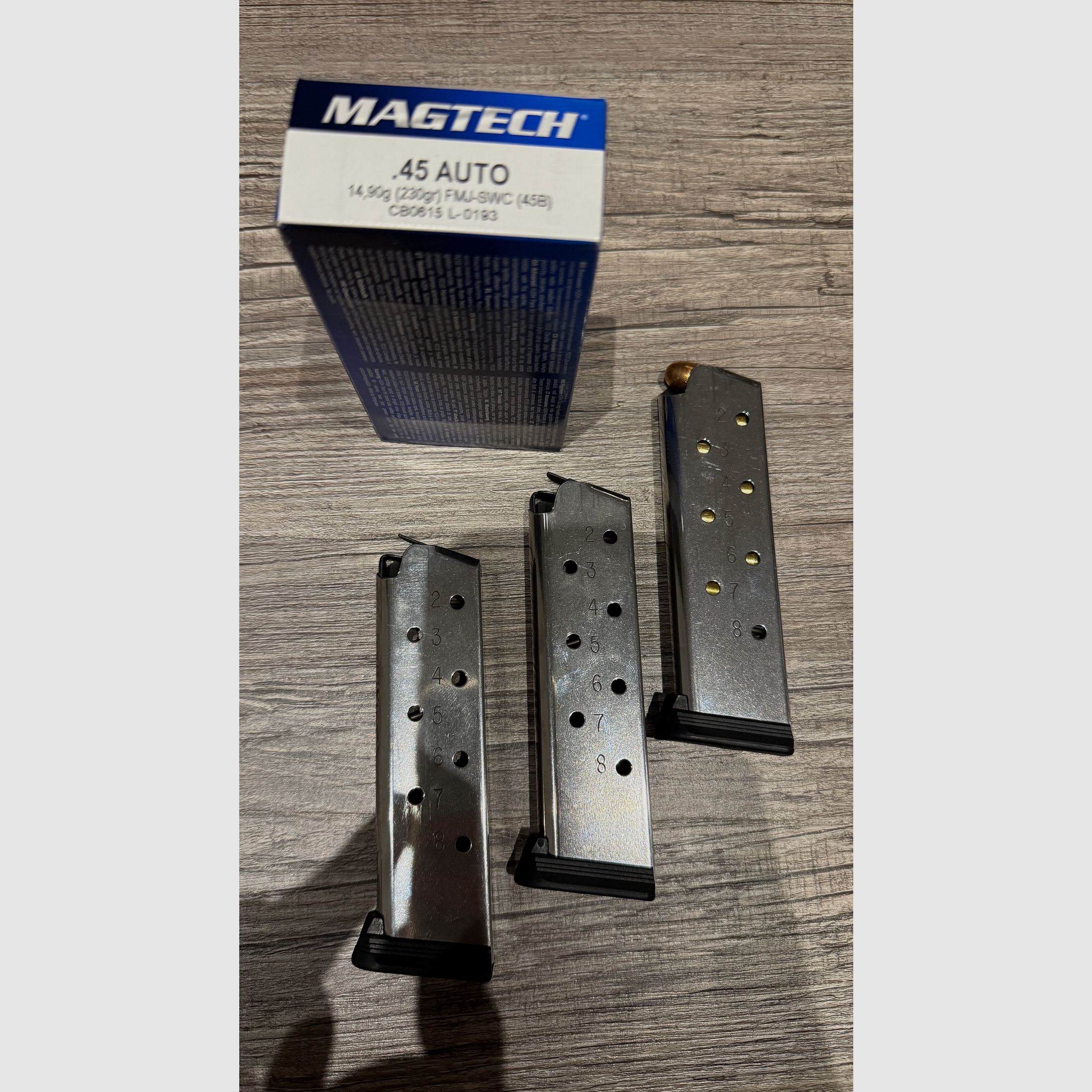 1911 Peters Stahl .45 ACP, 10mm en 9mm Luger Pachmeyr grip