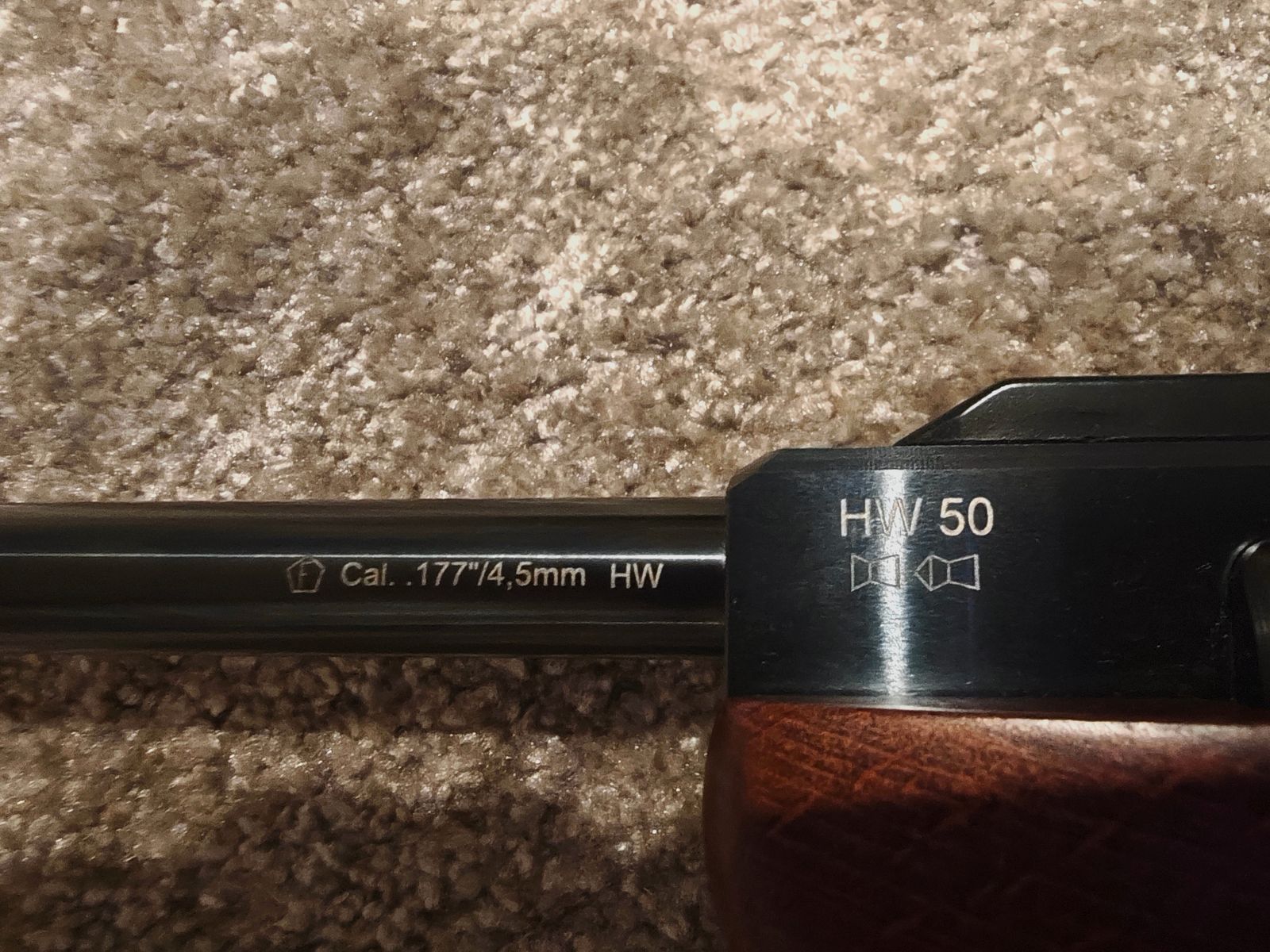 Weihrauch HW50S mit Hawke Vantage 4-12x40 Zielfernrohr und Weihrauch Schalldämpfer 