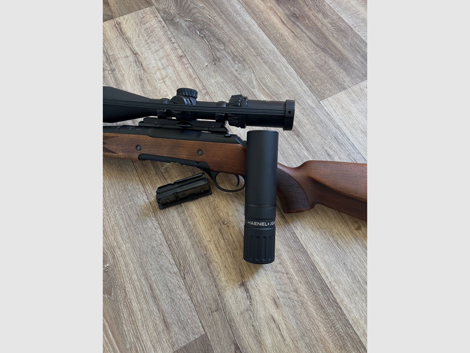 Haenel Jaeger 10 Komplettset inkl. Zielfernrohr und Schalldämpfer 