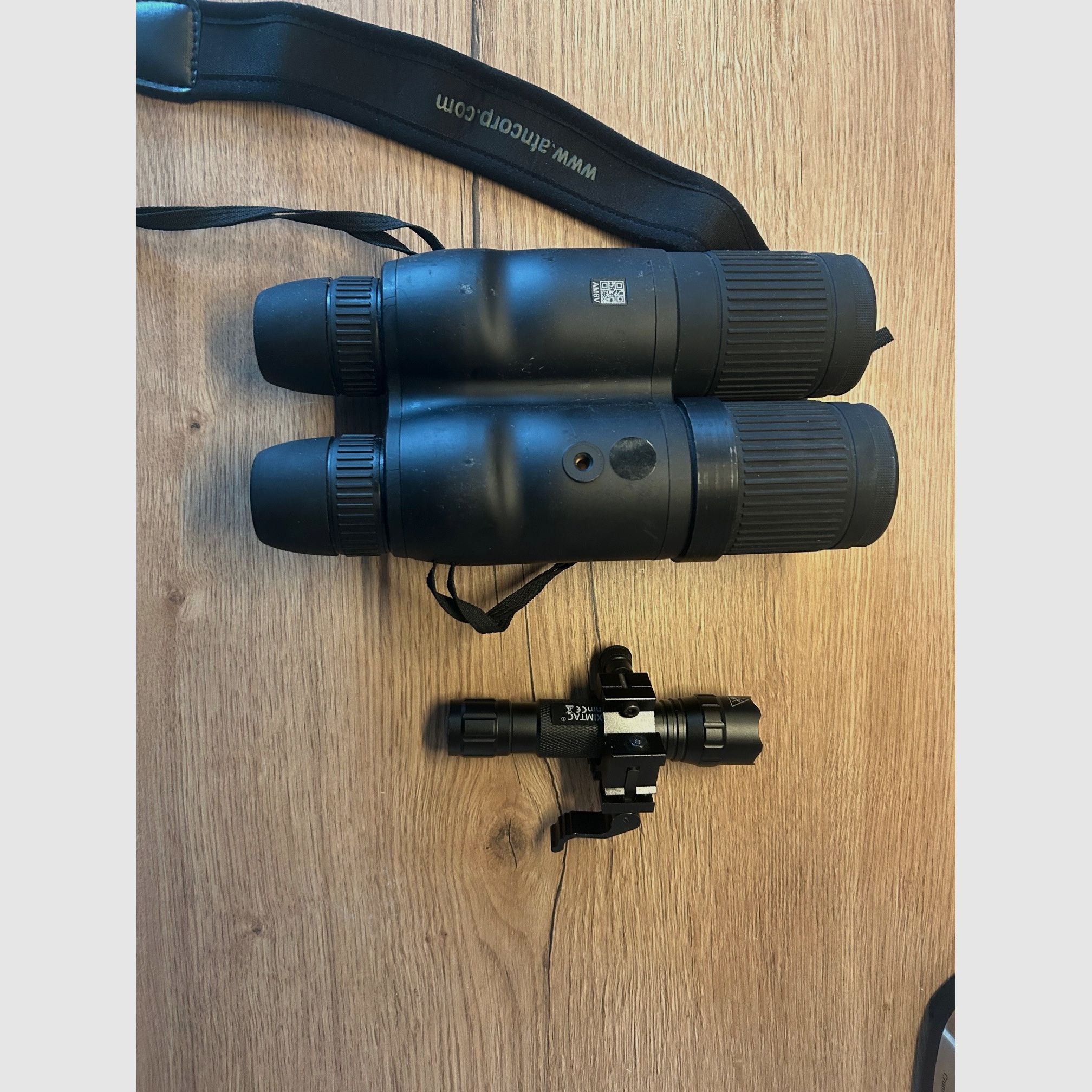 Binoculares digitales de día y de noche ATN BINOX 4K 4-16X - incluido IR Strahler