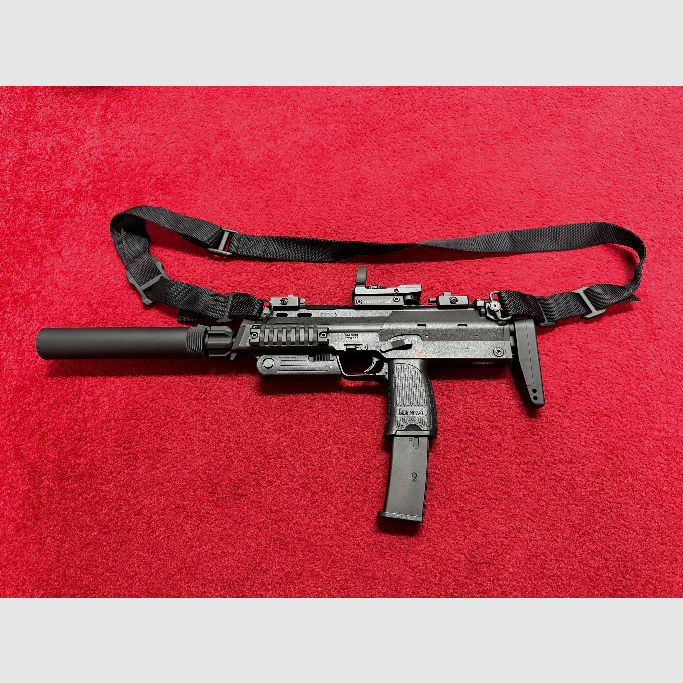 VFC H&K MP7 A1  GBB Gas Blow Back Airsoft 6mm  + Sling -Schalldämpfer- Micro Dot 