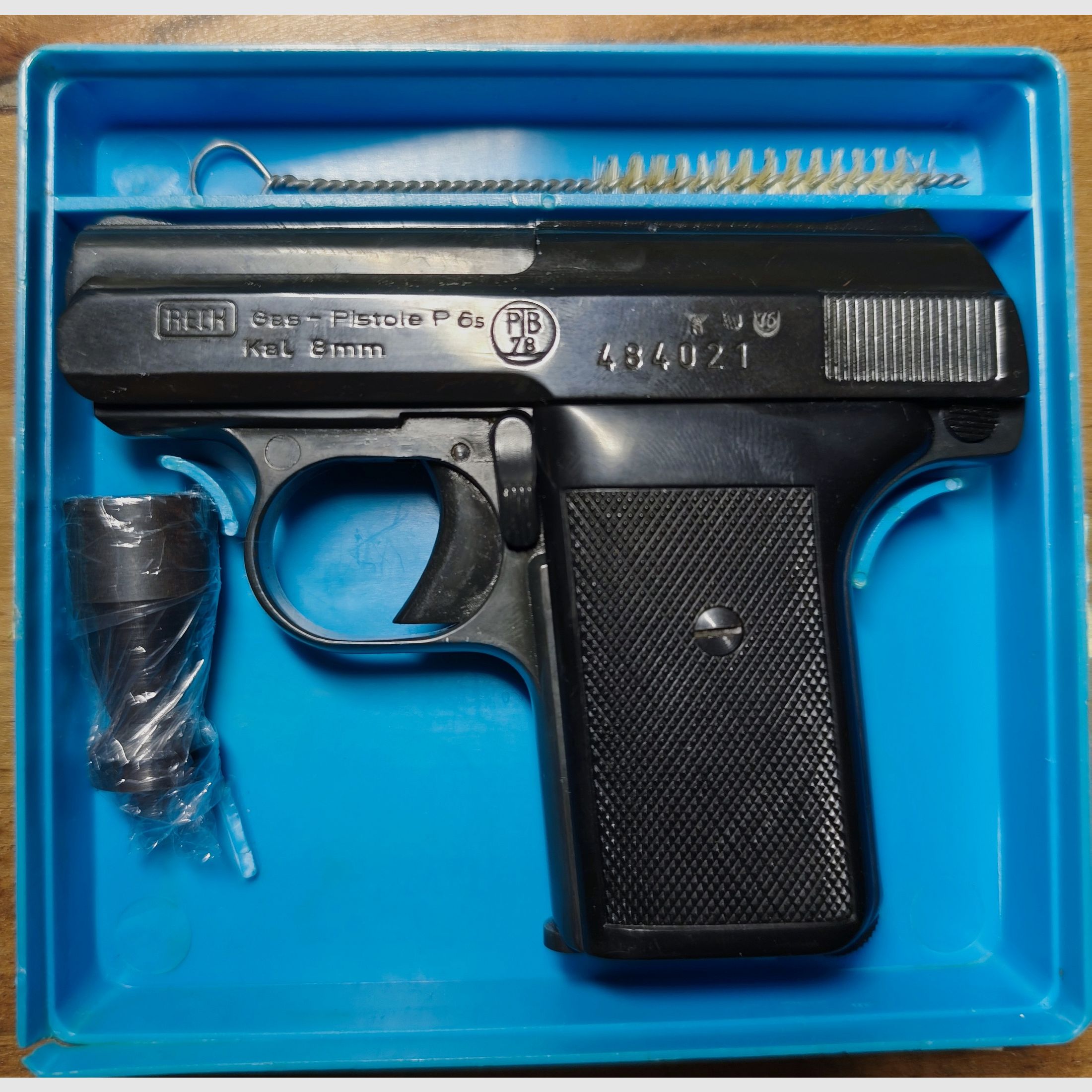 Reck P 6 S caliber 8mm old PTB 78 collector's pistol +10 shots CS gas from Umarex