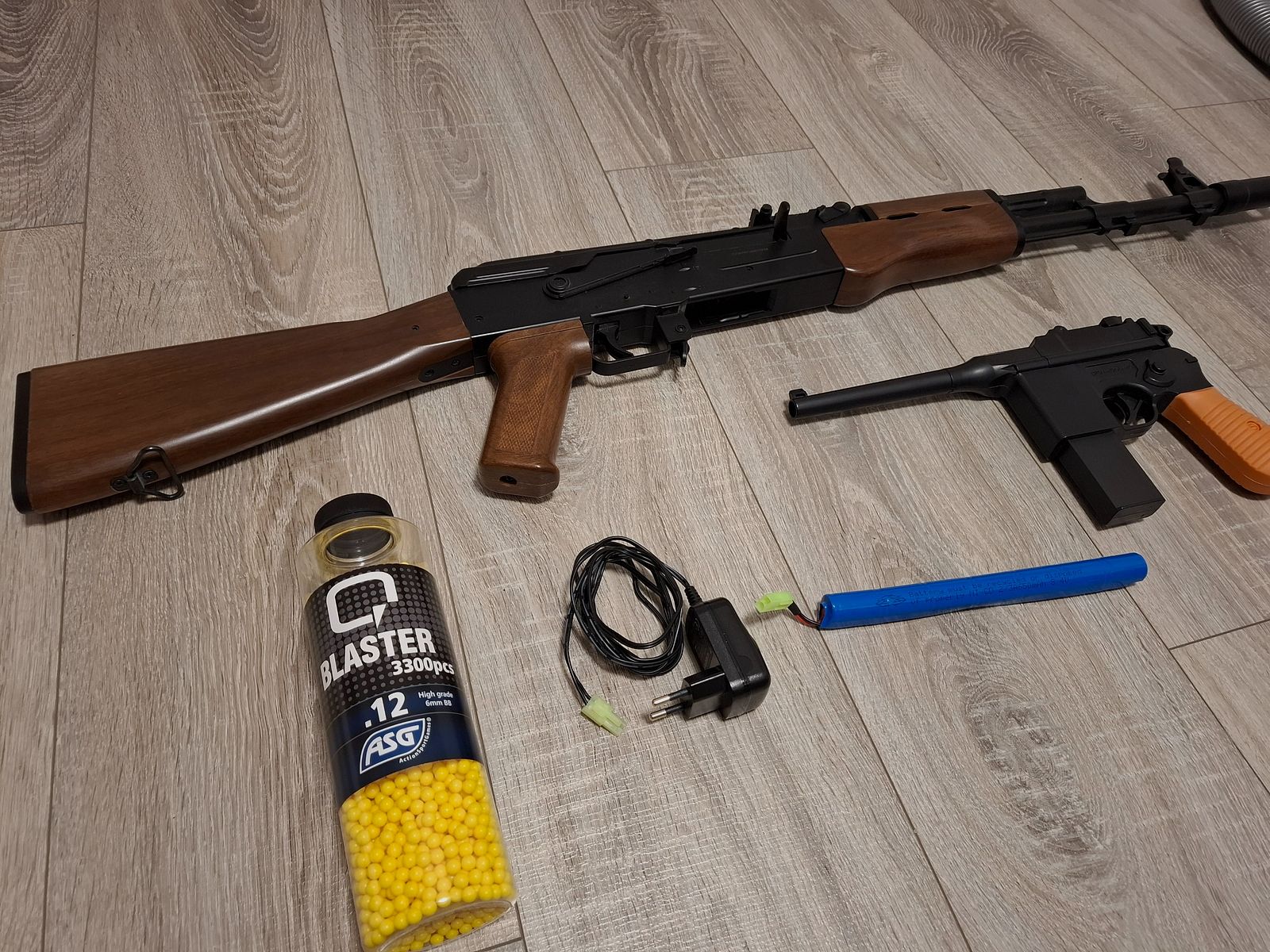 Well AK 74 M aeg <0,5 Joule+ Mauser C96 Federdruck , Bild 3 von 11