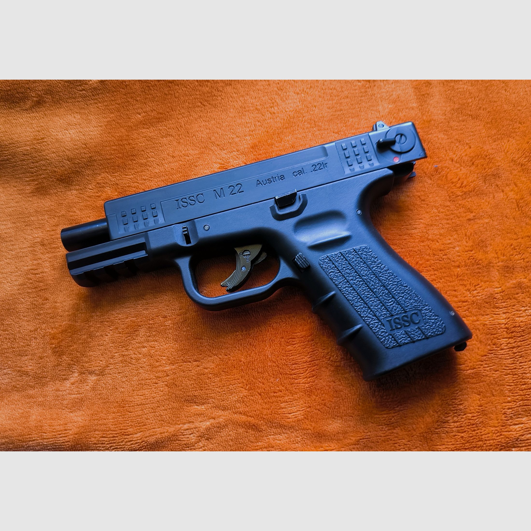 ISSC M22 CO2 Blow Back Pistool Topstaat met OVP