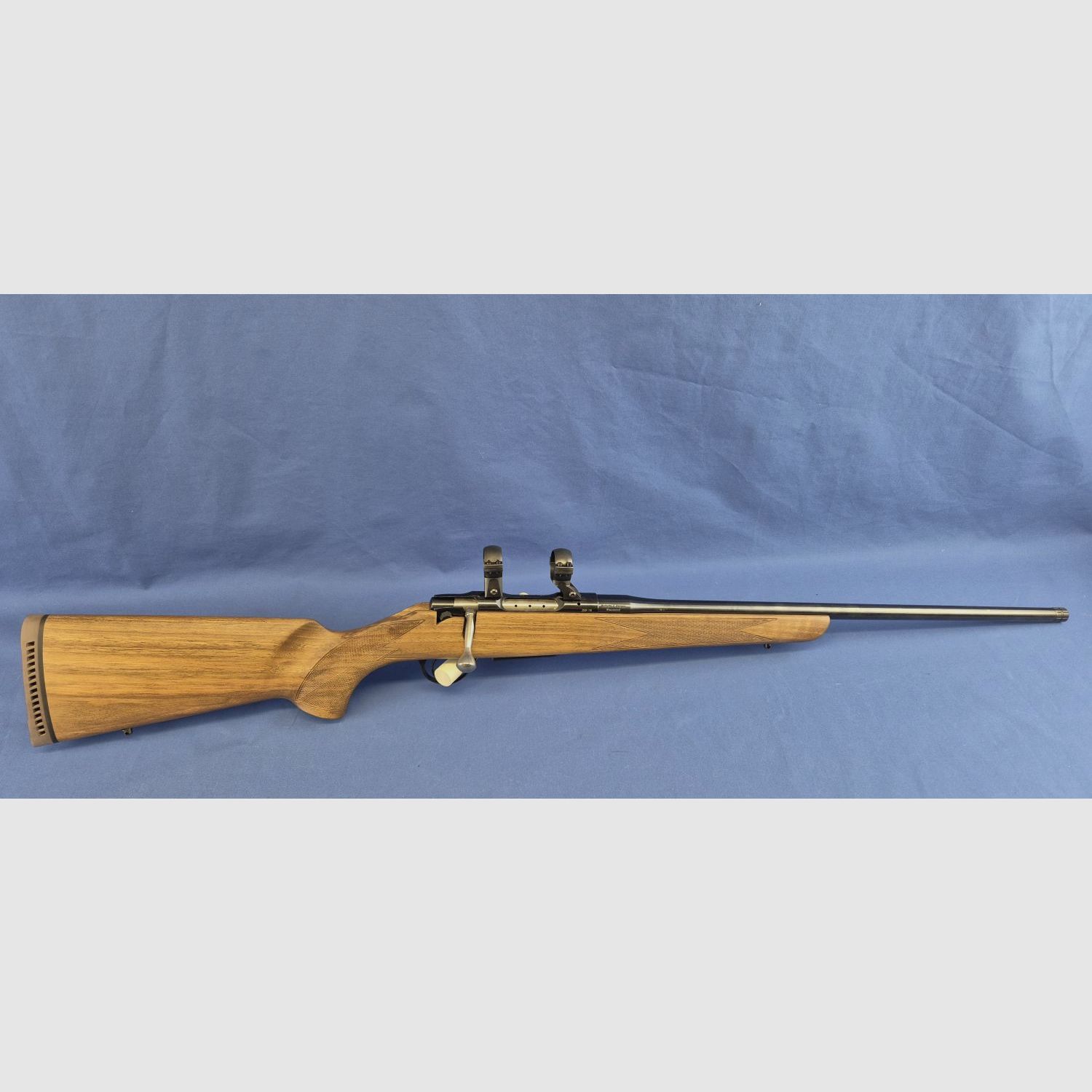 Schultz & Larsen Legacy Orzechowy Chwyt Kal.223Rem., Długość Lufy: 56cm, Gwint: 1/2″x20UNF w tym. Pierścienie Montażowe ø30mm, Futerał na Broń, zdjęcie 2 z 2