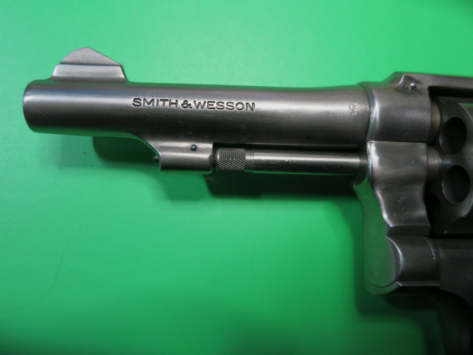 Smith & Wesson Mod. 10-5 (like Victory), .38 Special, 4" barrel, stainless steel, classic catch shot #82