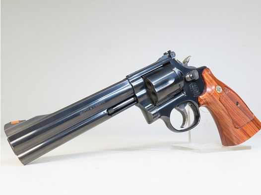 Smith & Wesson 586 - 3 in 6 inches