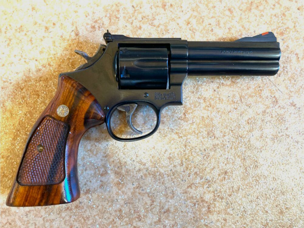 Smith & Wesson	 586-1