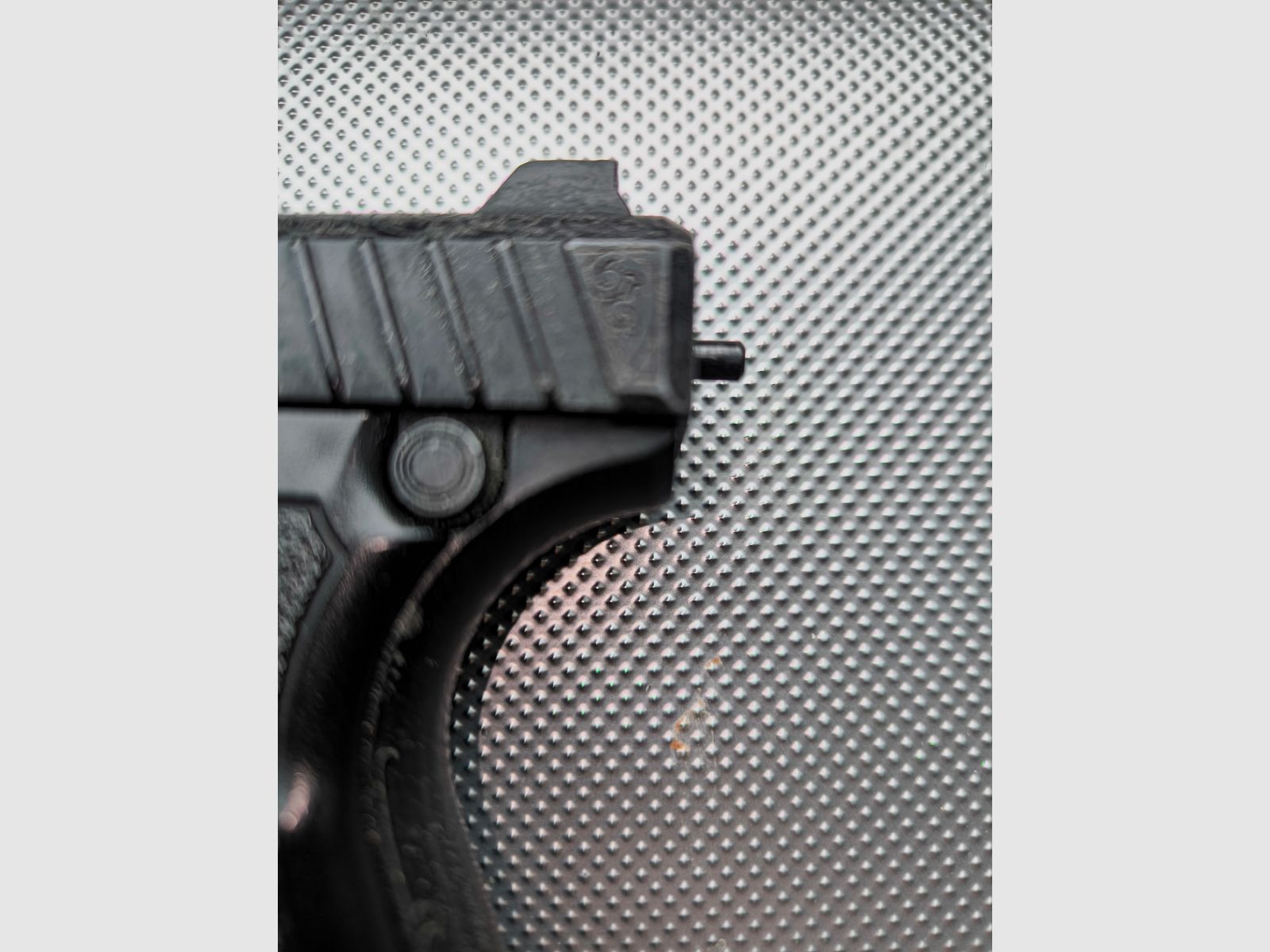 ⚠️ Atención coleccionistas Vitrine Stűck, Hackler & Koch Mod. SP9-con grabado - Visual y funcionalmente en estado impecable, como nuevo y apenas disparado y como pistola SRS de gas/tiro de salva calibre 9mmPAK ¡casi imposible de encontrar!