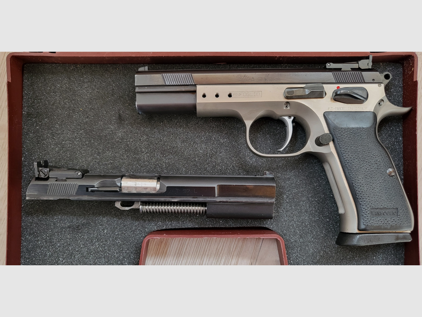 Tanfoglio Ultra Match en calibre 45 ACP avec système interchangeable 9x19 5 pouces, image 5 sur 6