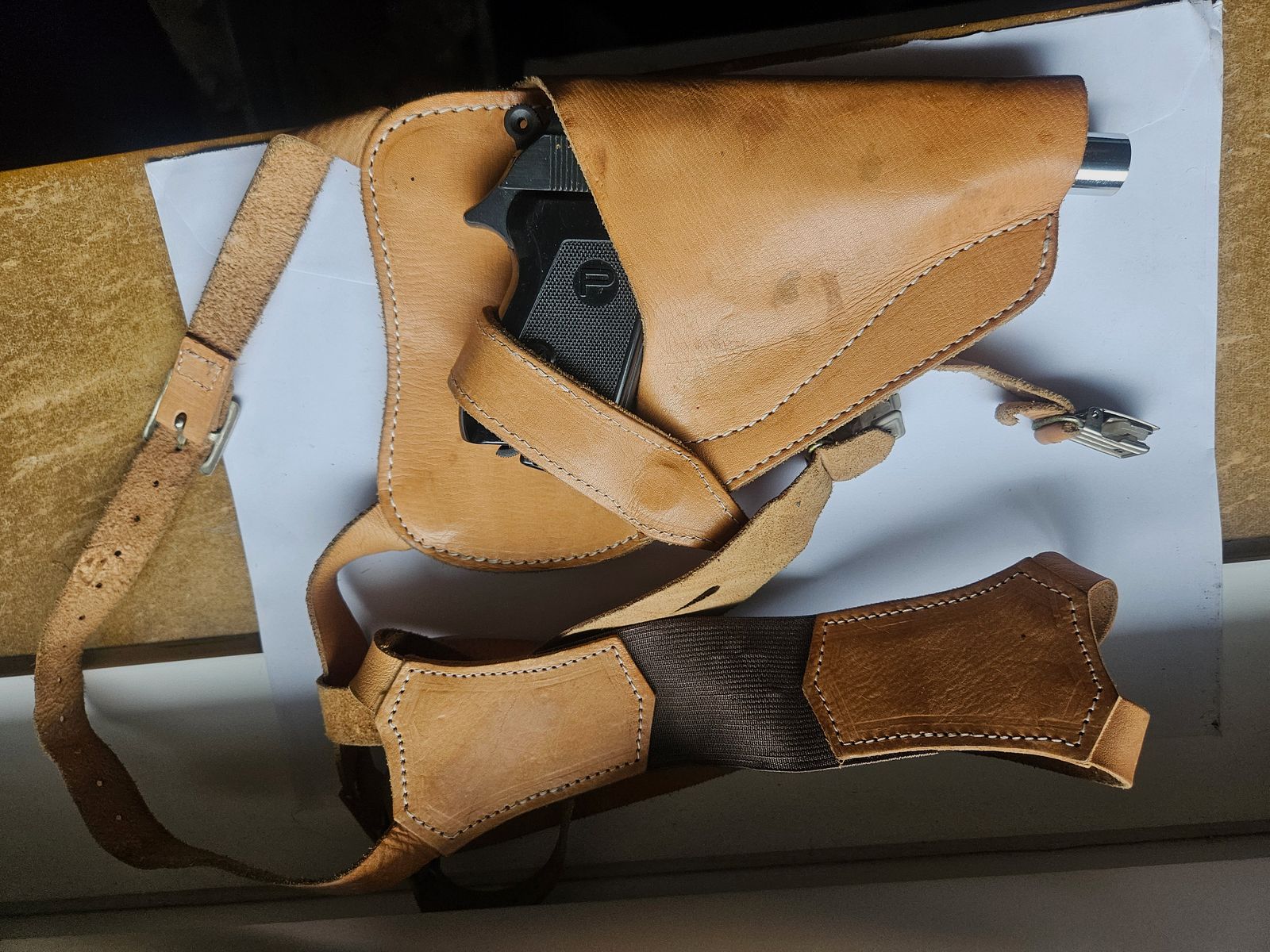 Pistola a gas Perfecta 8000 8mm con caricatore e un becher di lancio.. Vedi immagini..... PTB 196-2....... Con calcio.......