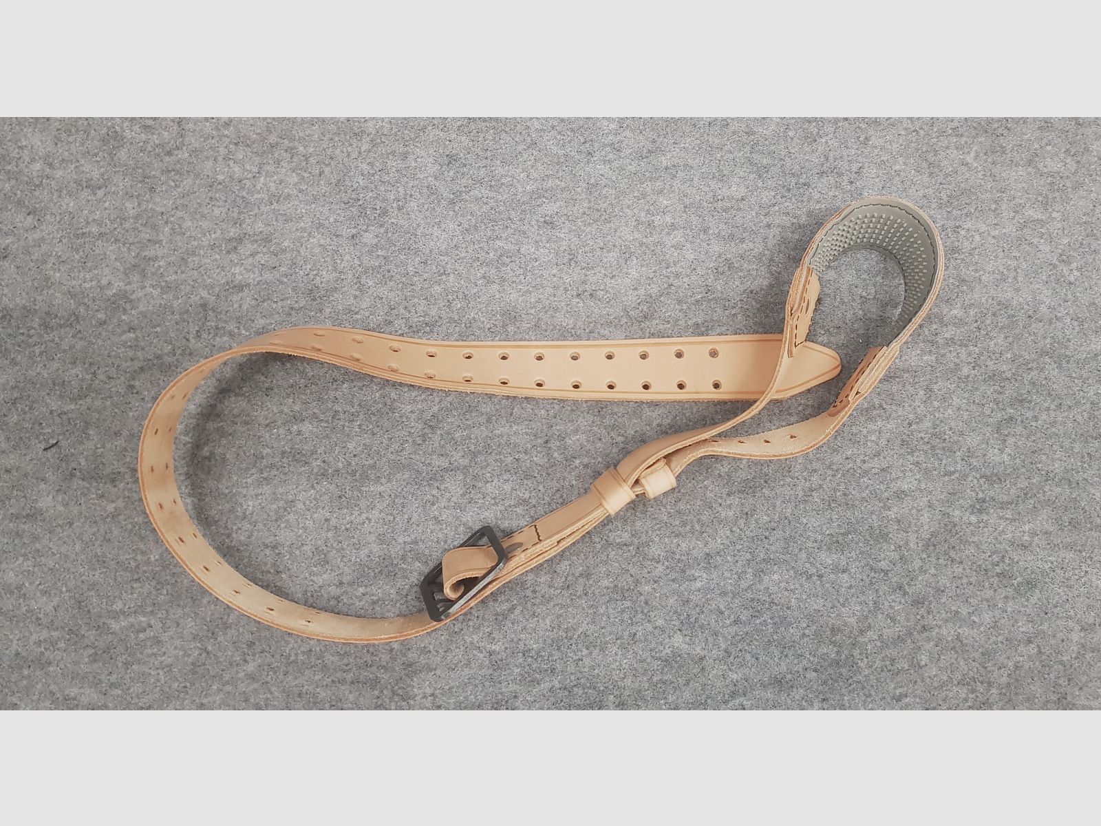 Neu & Original GST Schießriemen KK Haenel M 150 oder auch Schiessriemen für andere Kleinkaliber Modelle. KEINE Nachfertigung - sind ALTBESTÄNDE!