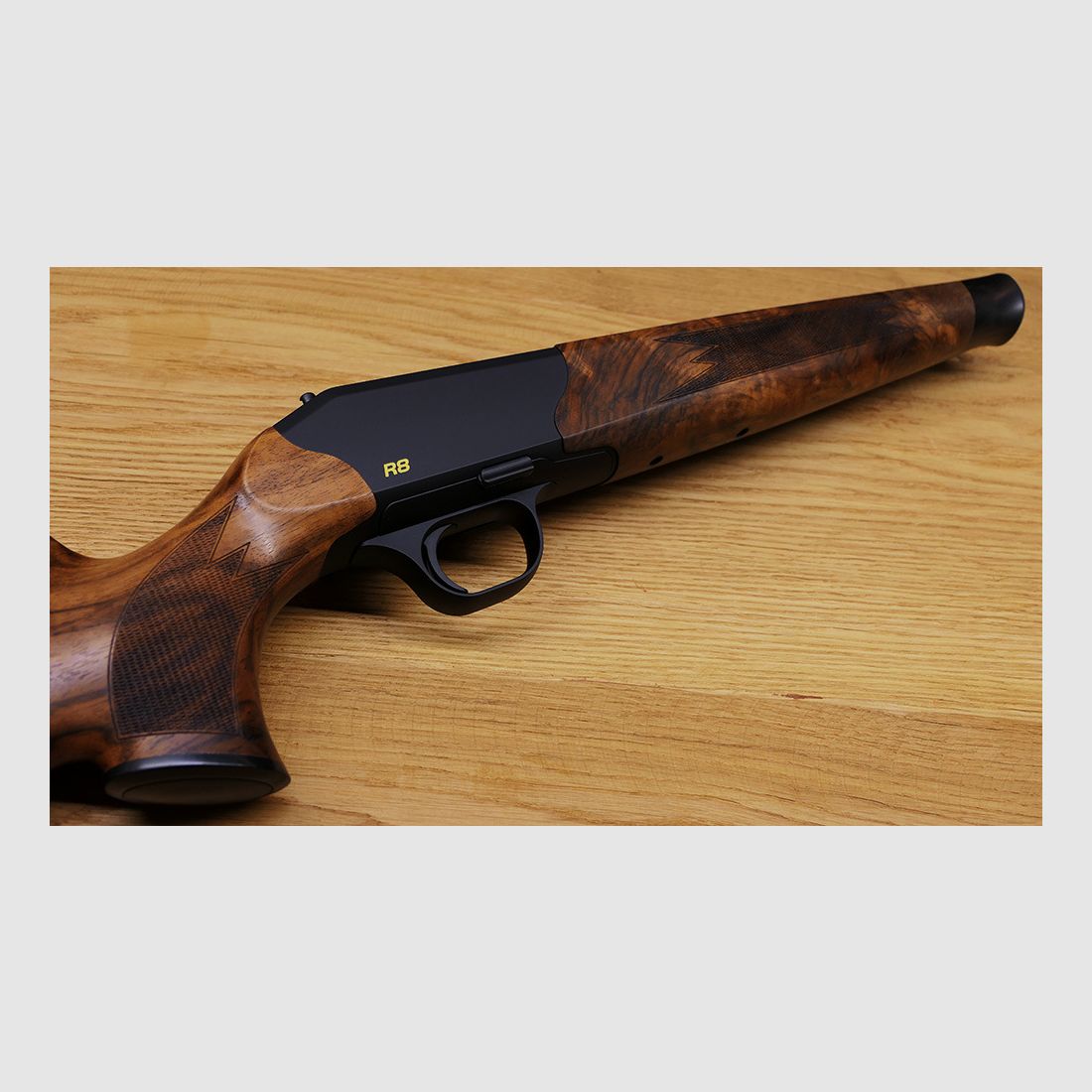 Blaser R8 Schäftung / Holzklasse 7 / Bayrische Doppelfalzbacke / mattes Finish
