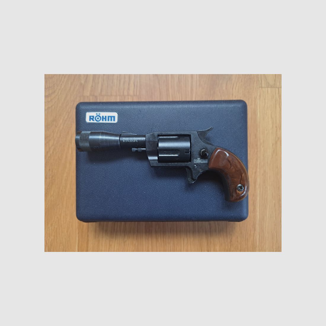 Revolver Little Joe Kal. 6mm Platz schwarz mit Gürtelschnalle ungeschossen neuwertig TOP!