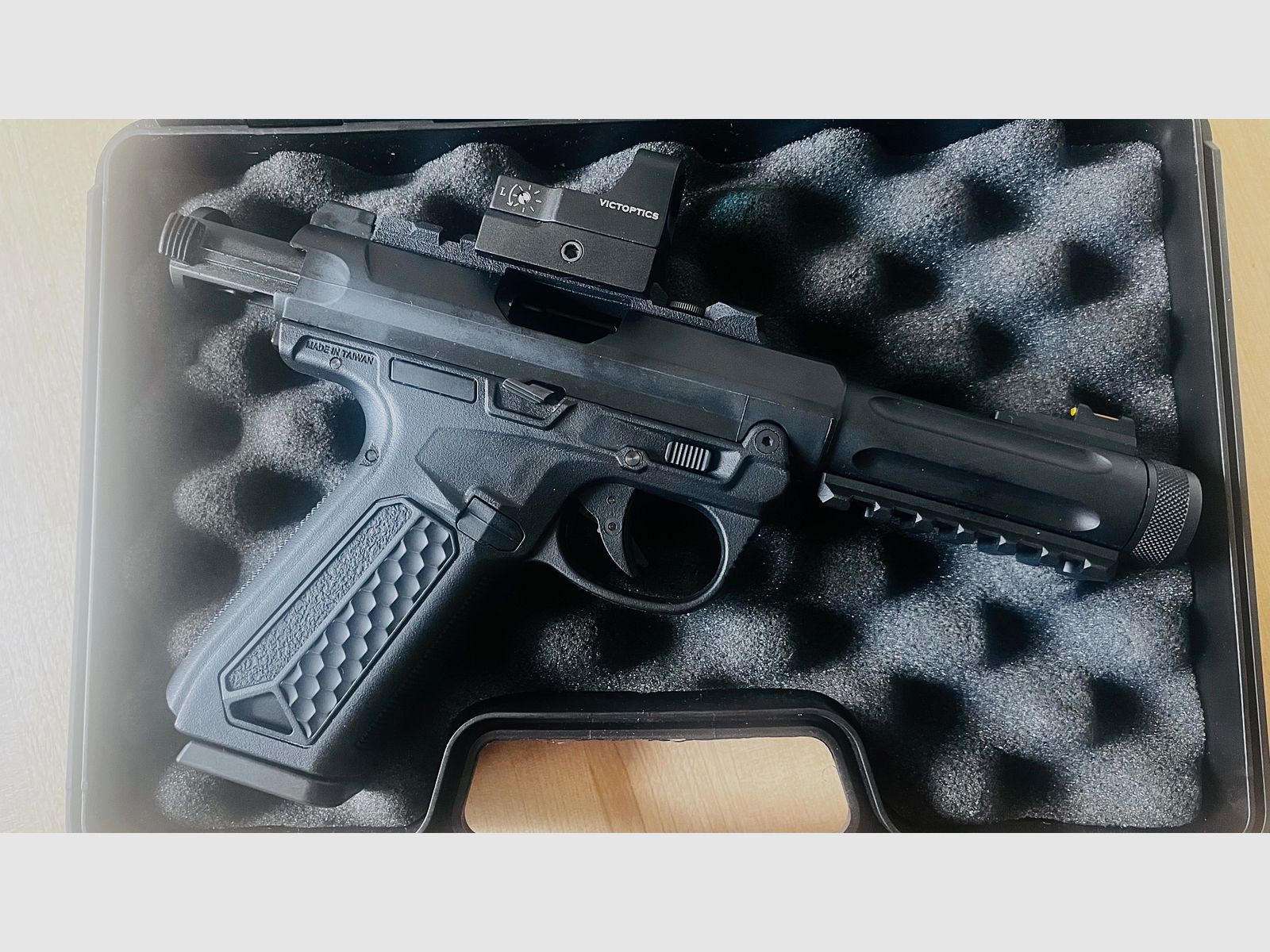 Action Army AAP-01 Assassin GBB z dodatkami i ulepszeniami - Nie jest bronią automatyczną